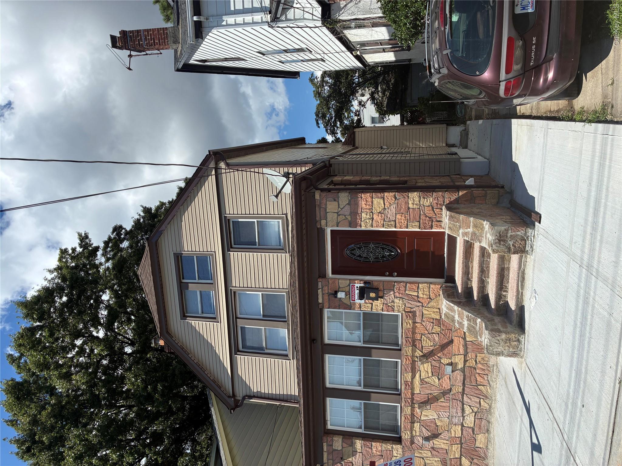 205-15 111th Ave Property Photo 1