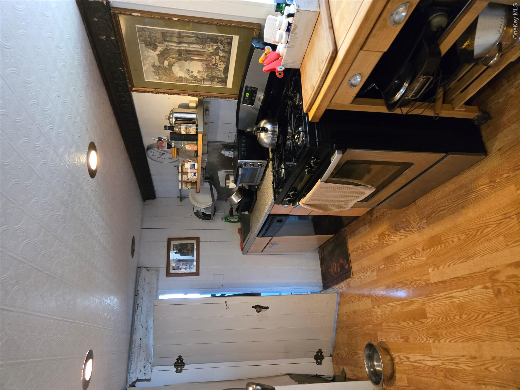 6 Cross Road Property Photo 2