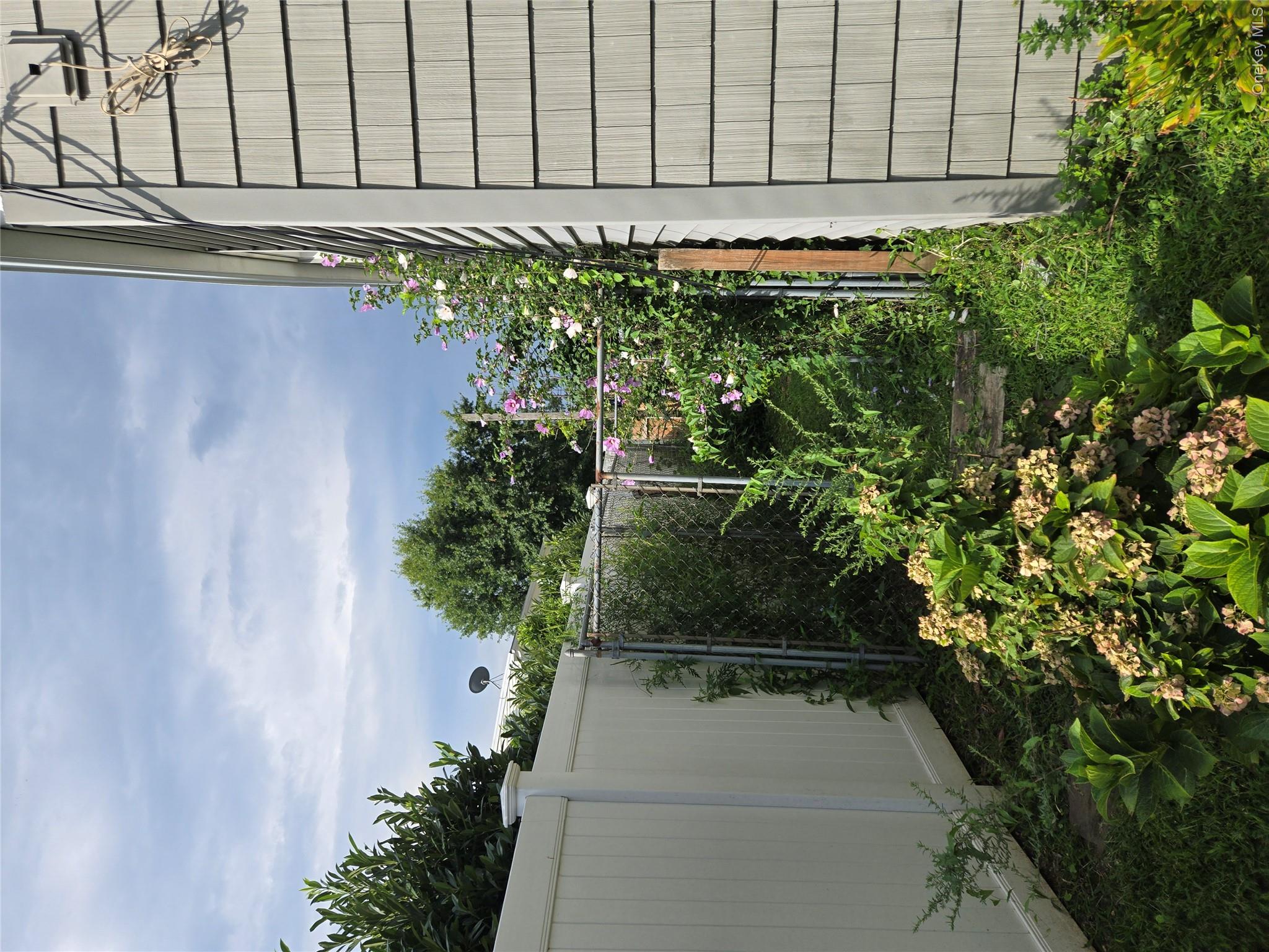 6 Cross Road Property Photo 9