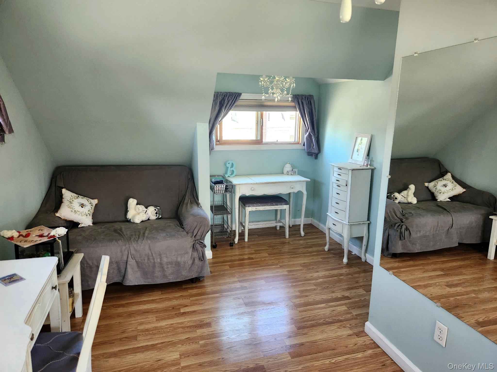 956 N Hamilton Avenue Property Photo 8