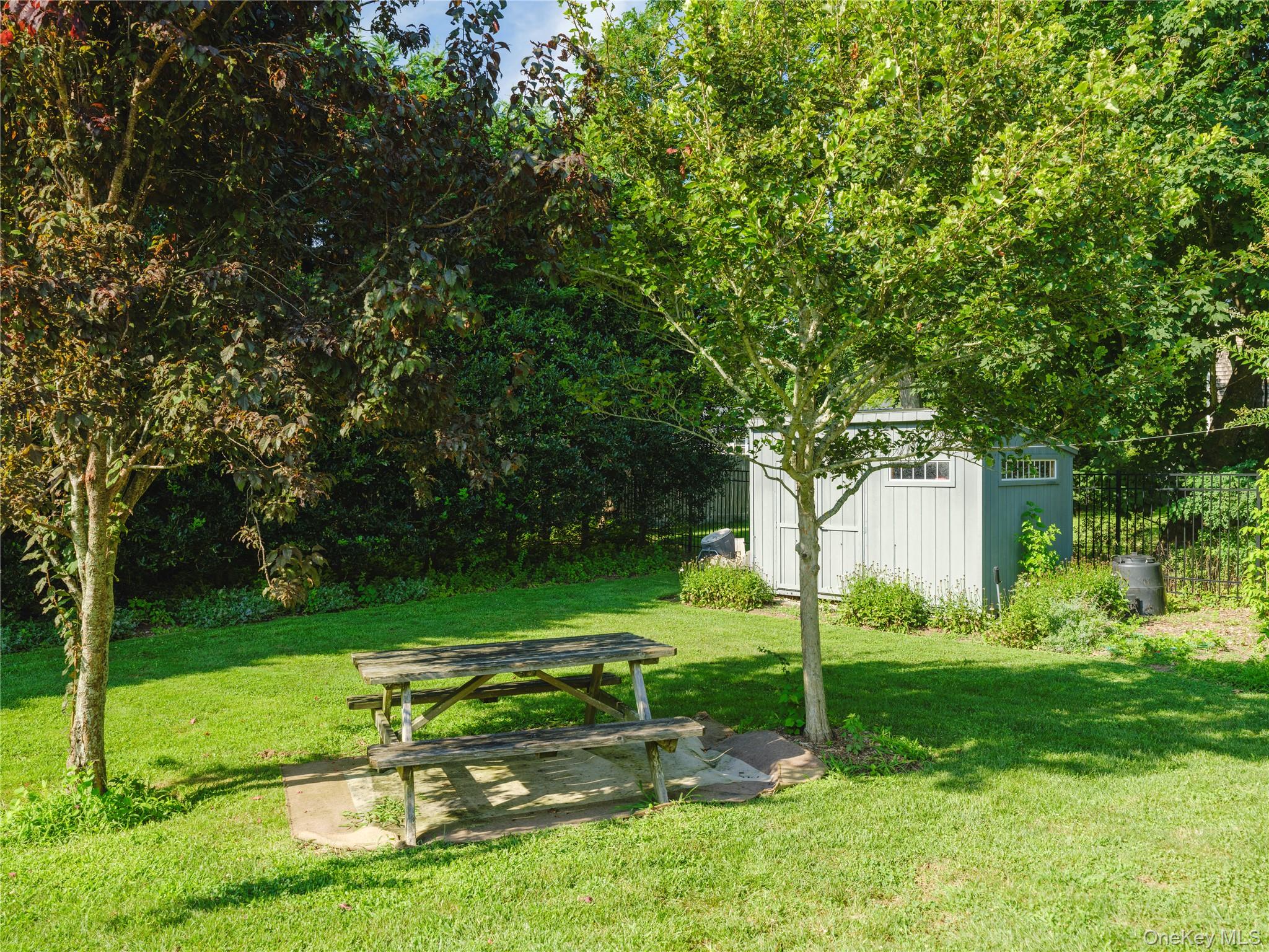 435 Sound Road Property Photo 18