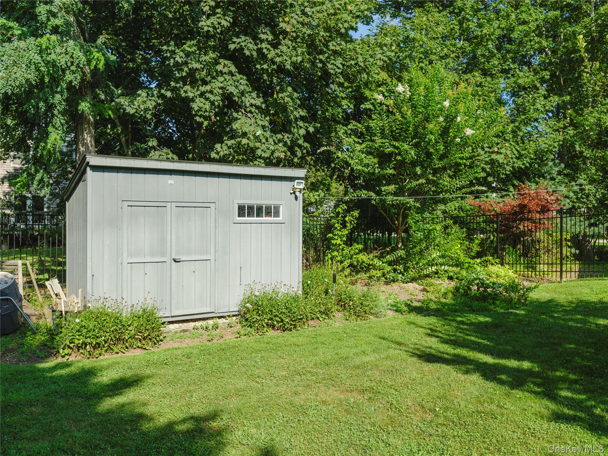 435 Sound Road Property Photo 19