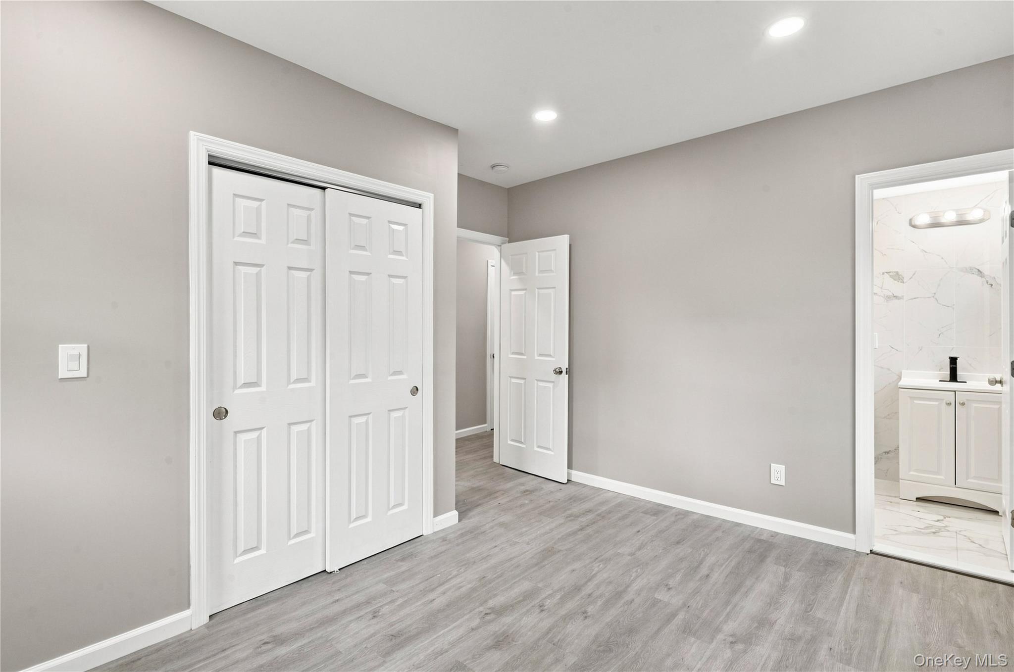 16 West Drive Property Photo 12