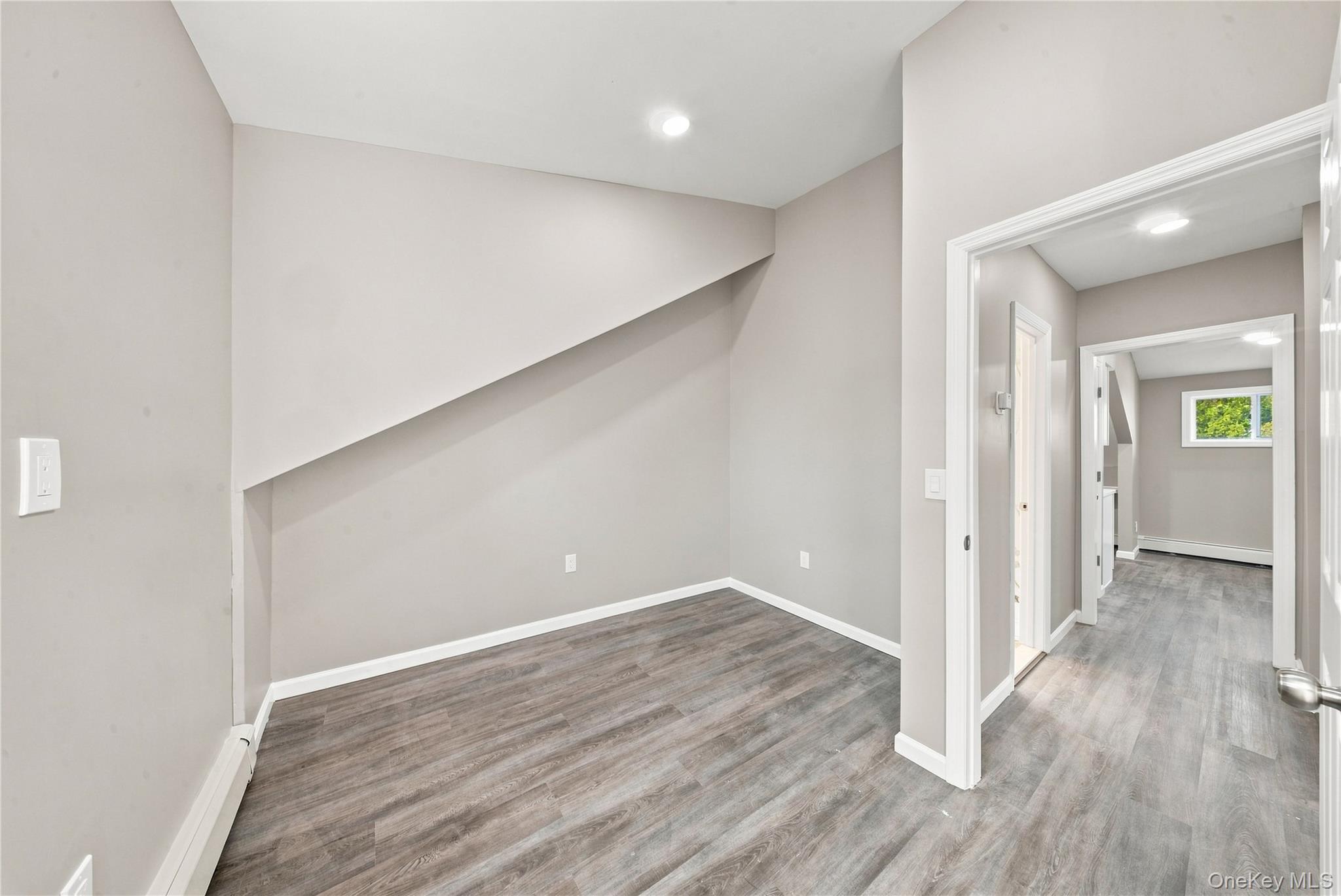 16 West Drive Property Photo 17