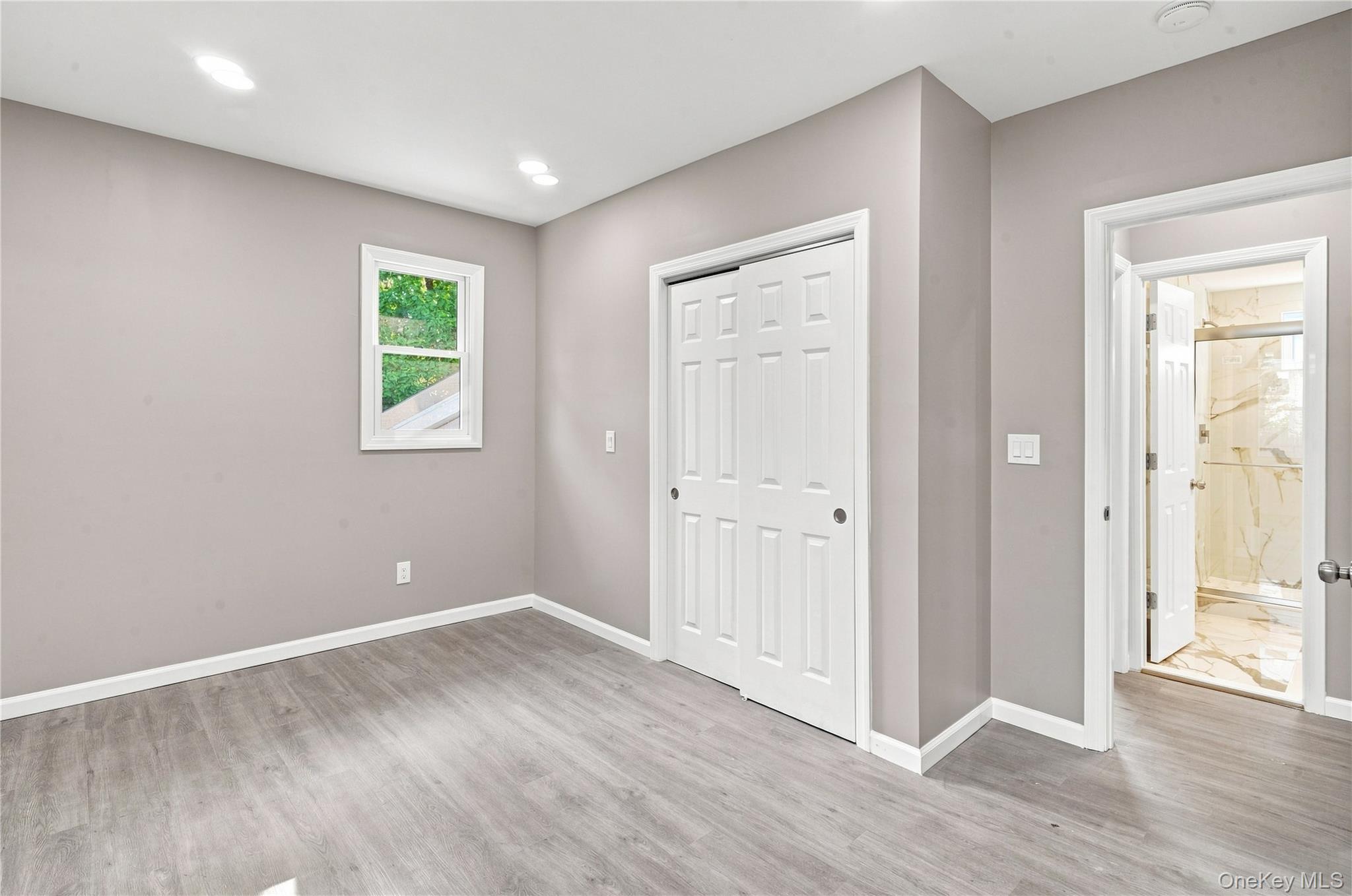 16 West Drive Property Photo 18