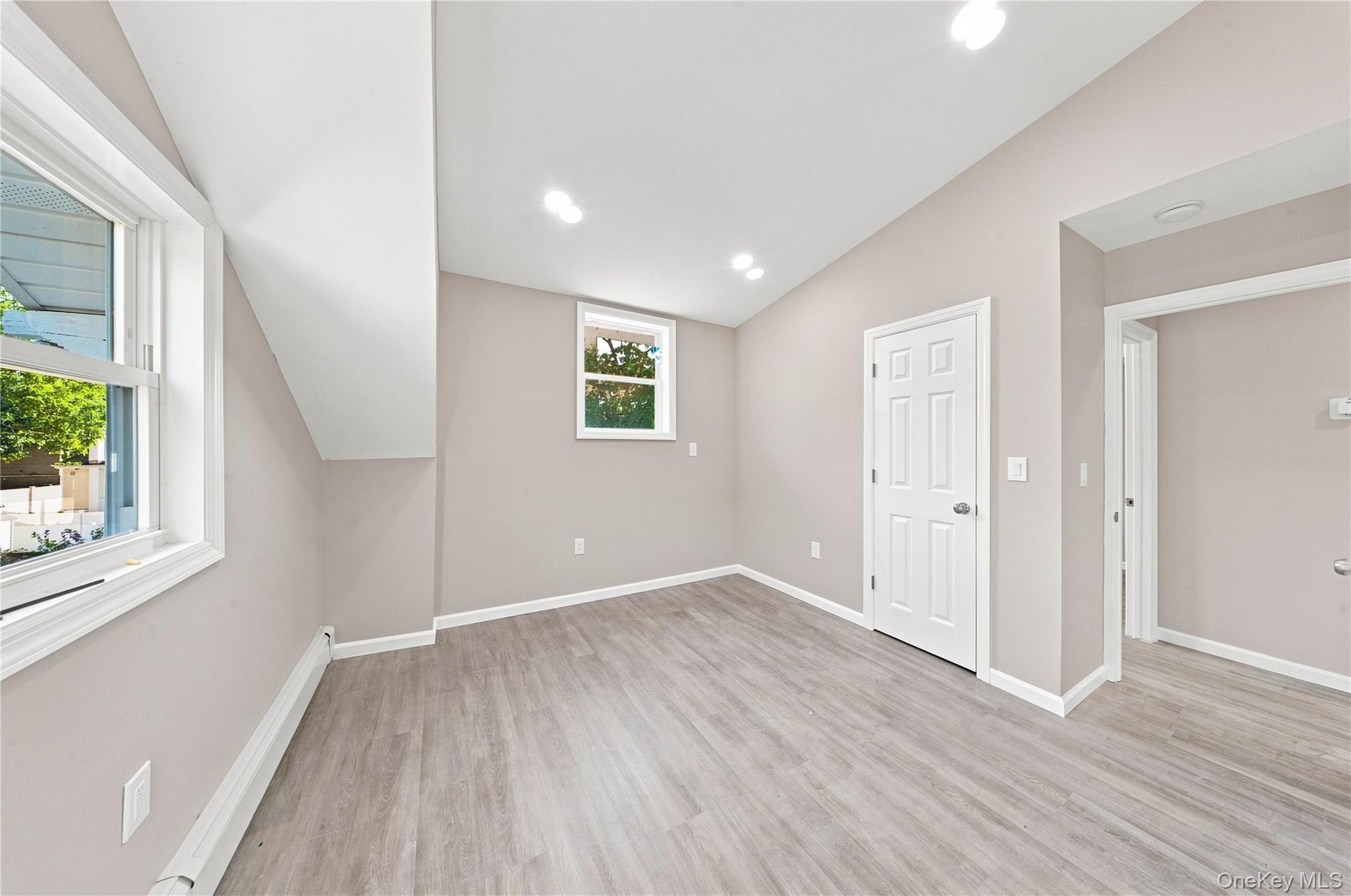 16 West Drive Property Photo 19