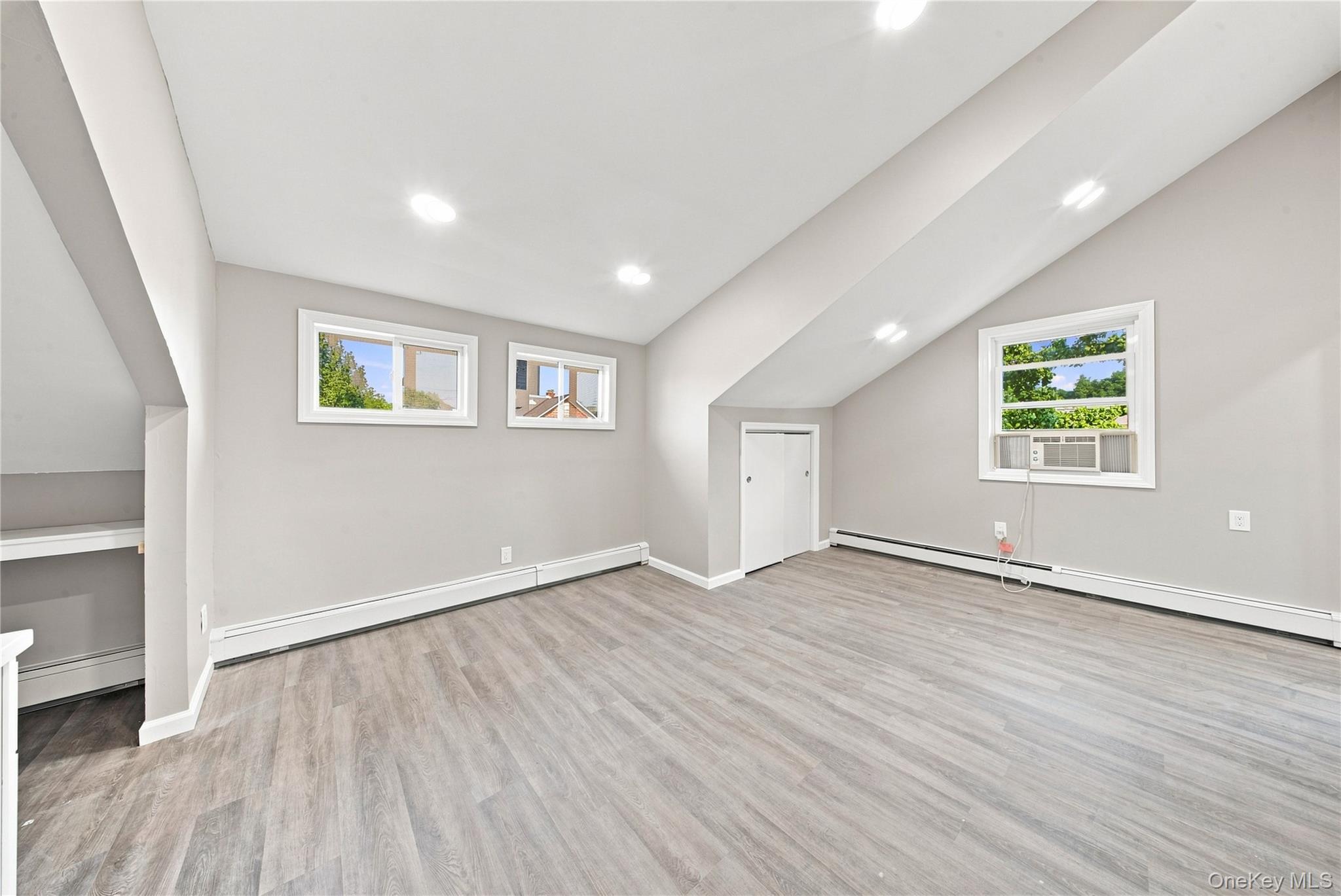 16 West Drive Property Photo 20