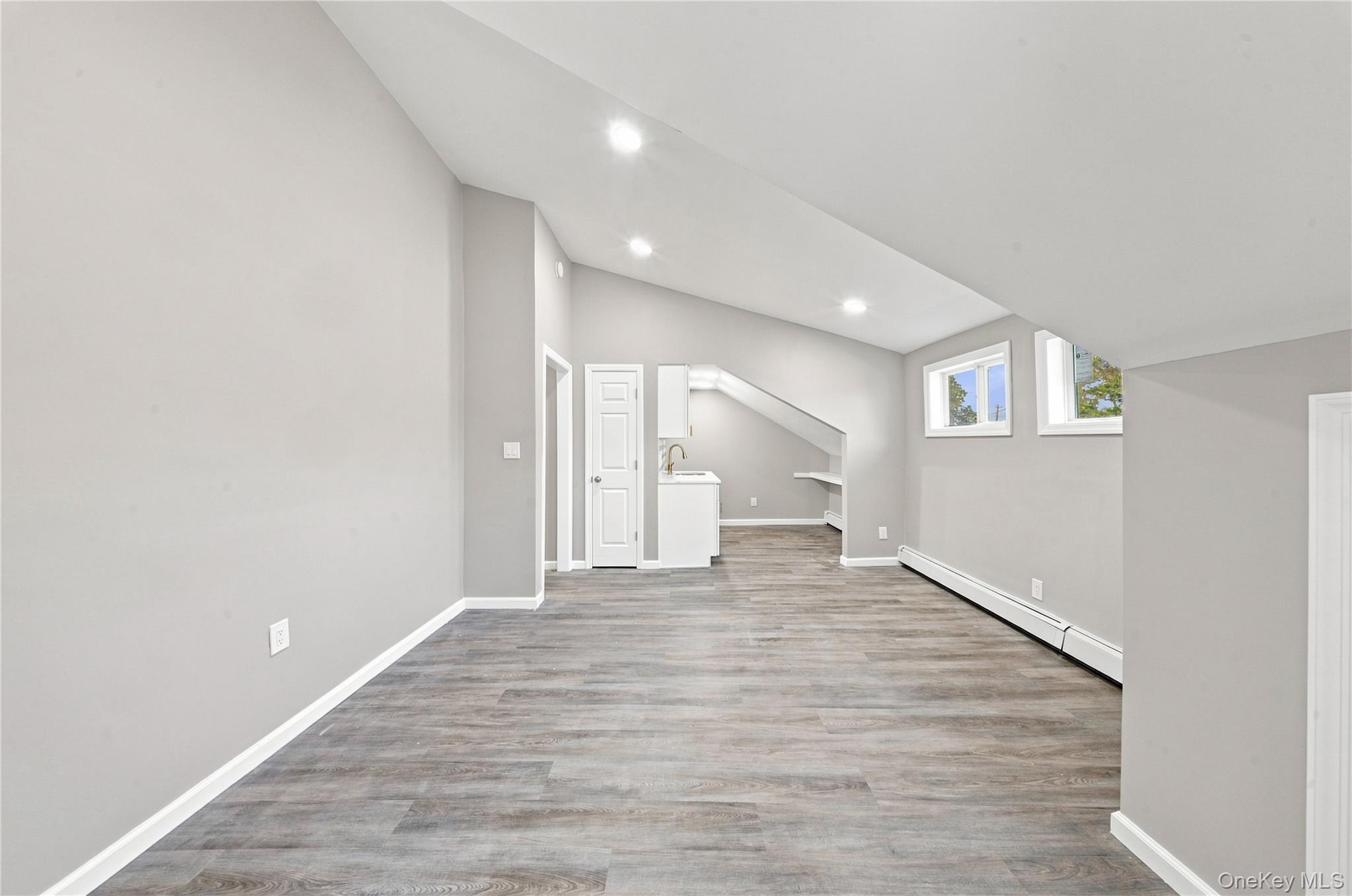 16 West Drive Property Photo 21