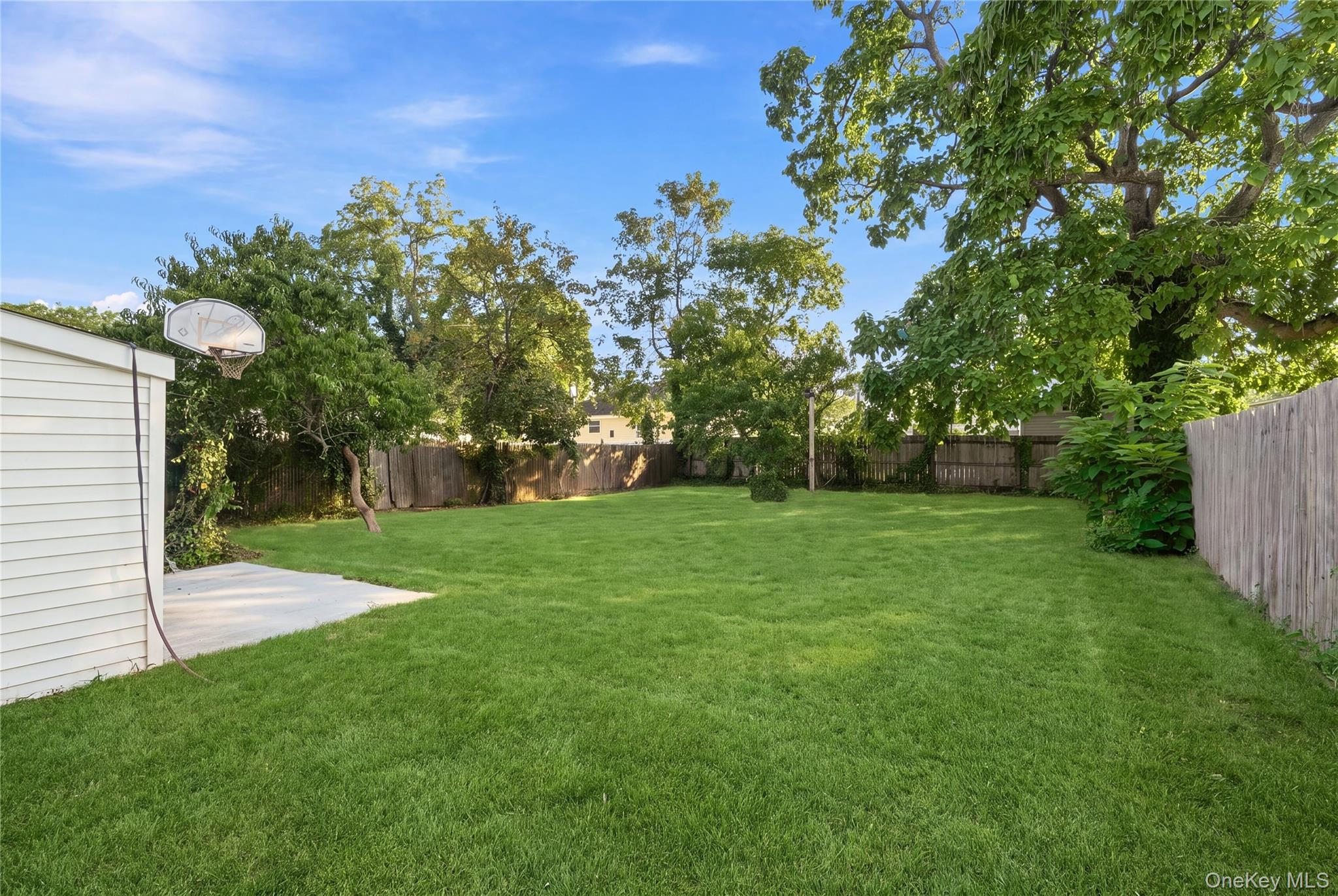 16 West Drive Property Photo 25