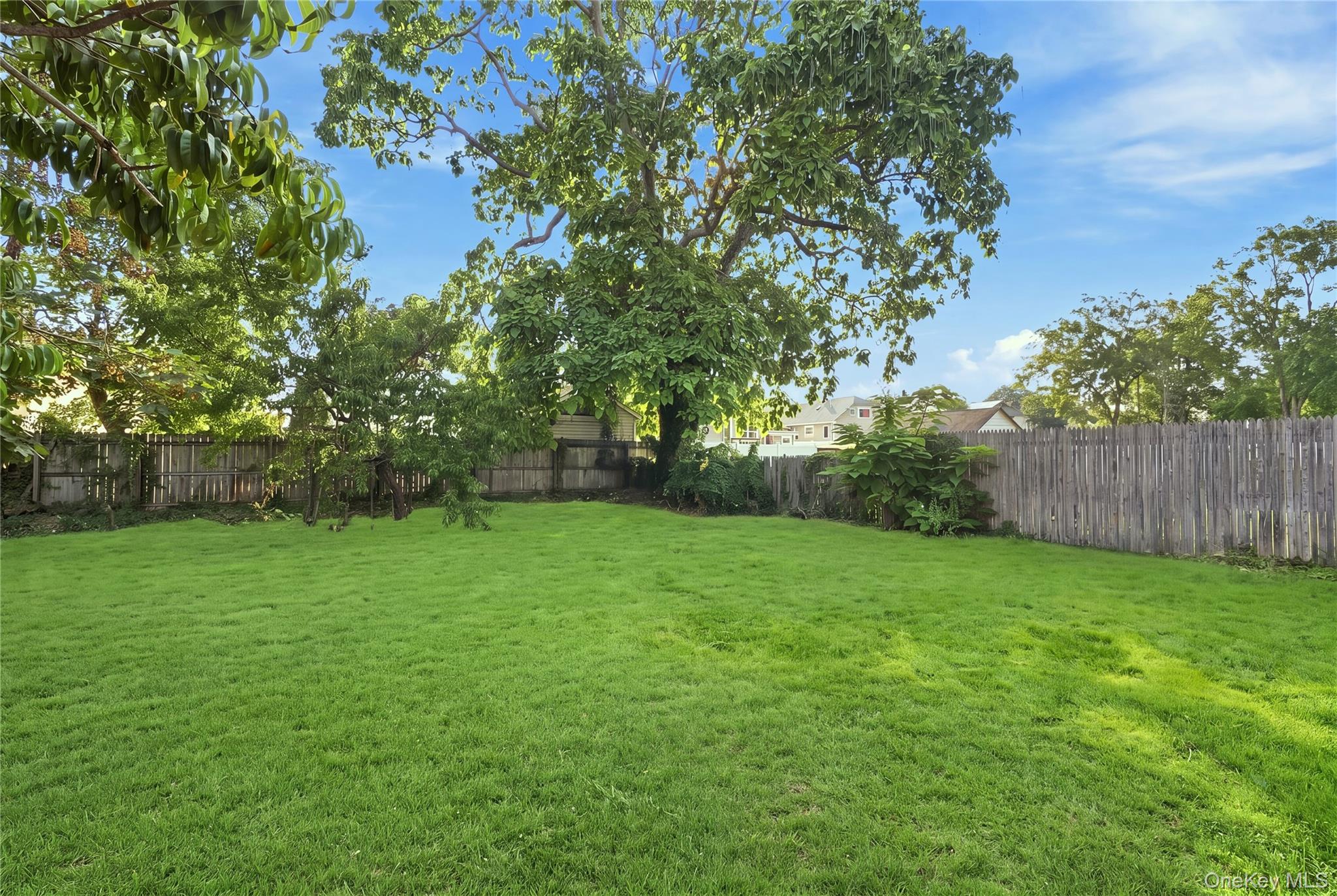 16 West Drive Property Photo 26