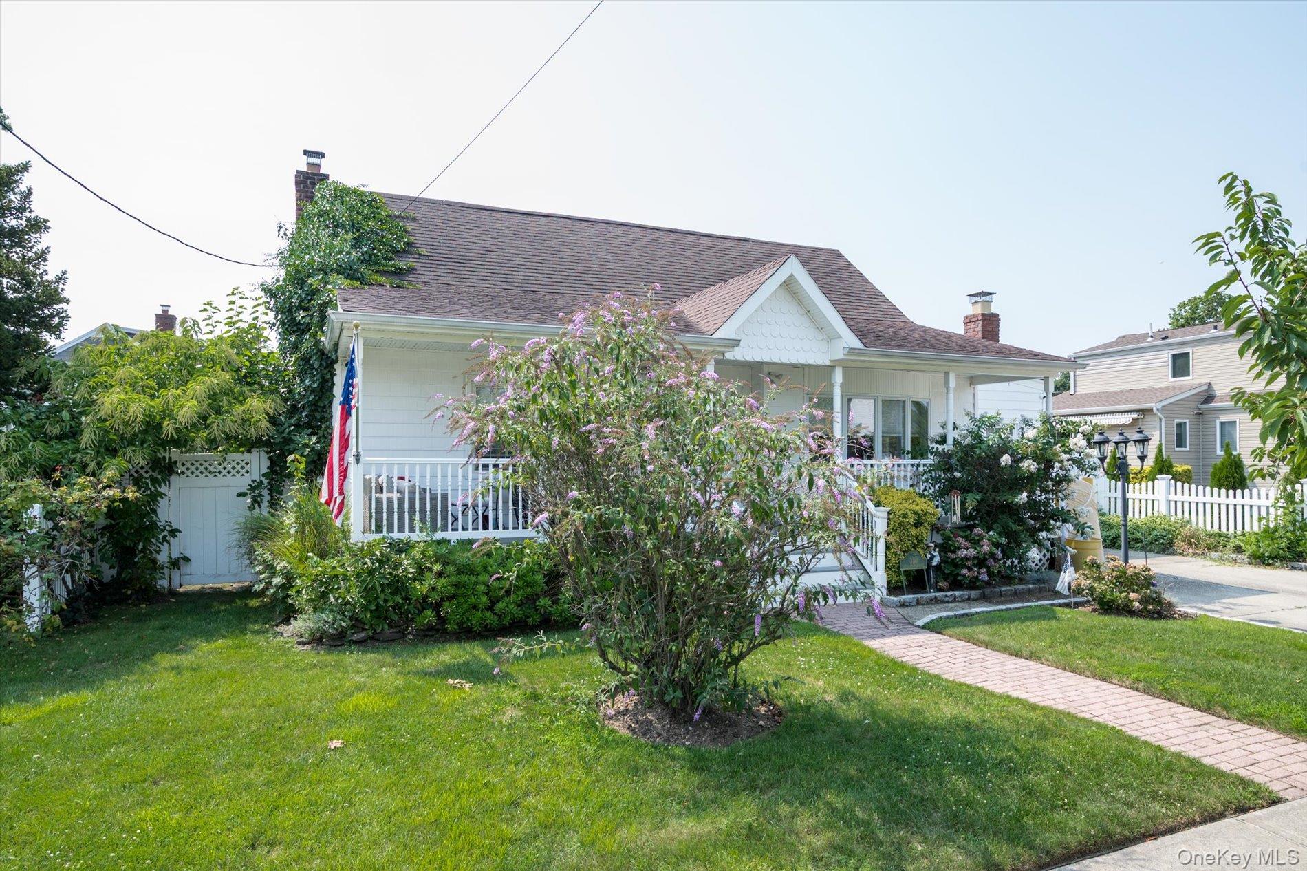 320 Brooklyn Avenue Property Photo 3