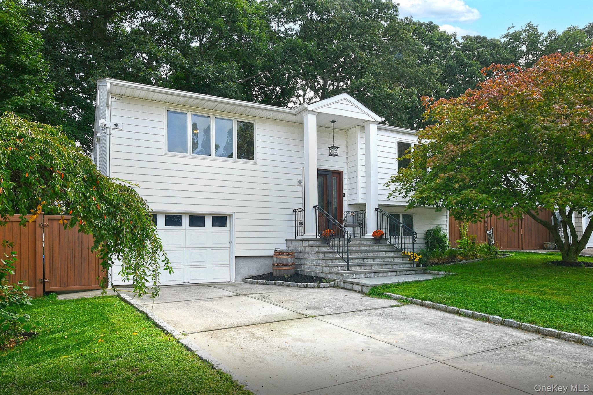 16 Crest Hill Court Property Photo 1