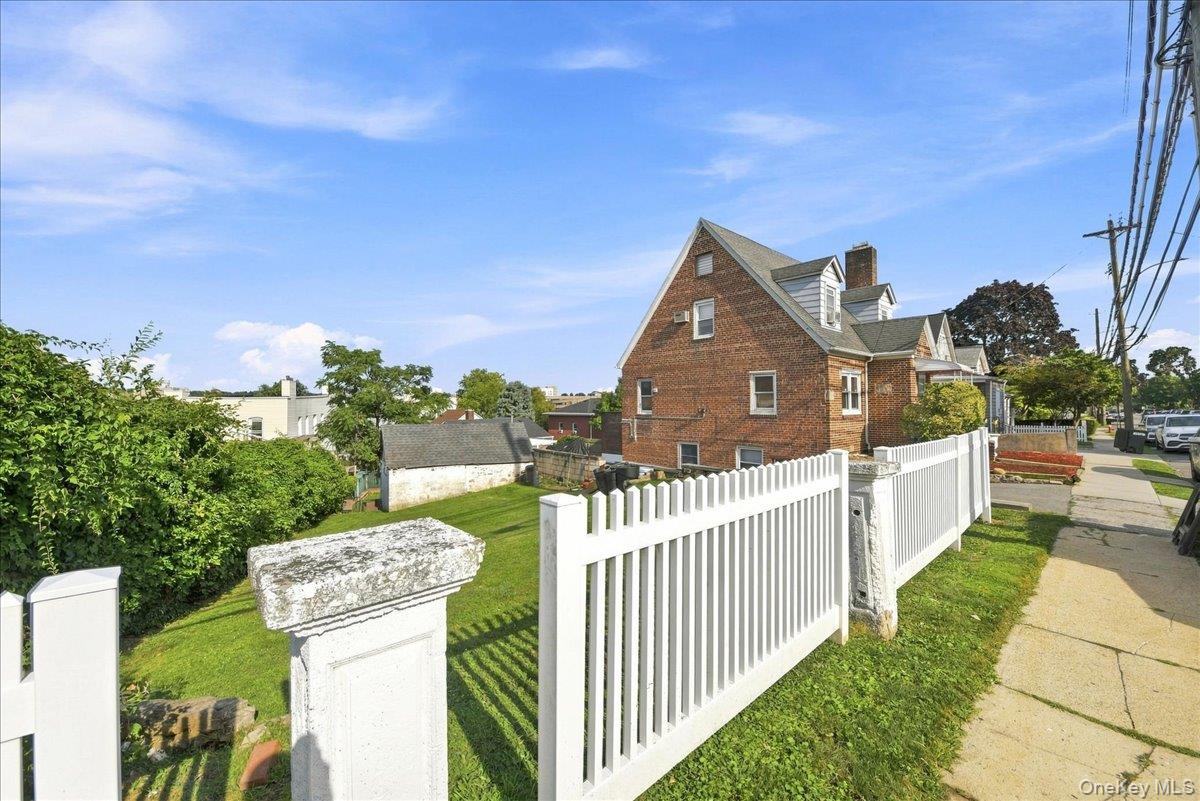 786 Mile Square Road Property Photo 26