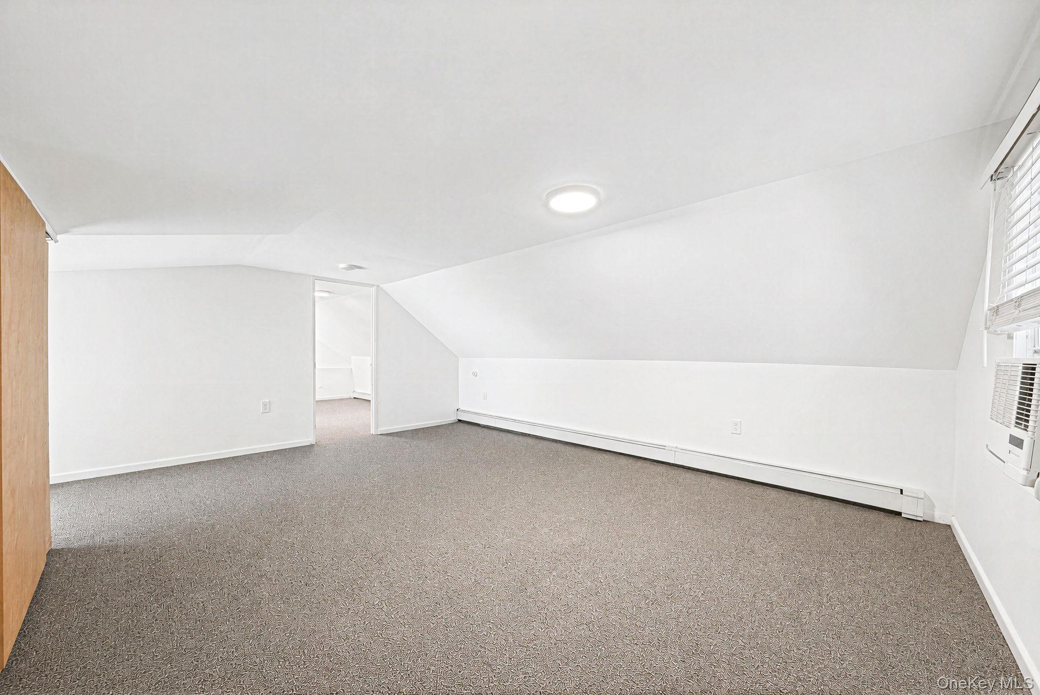 568 N Wellwood Avenue Property Photo 15