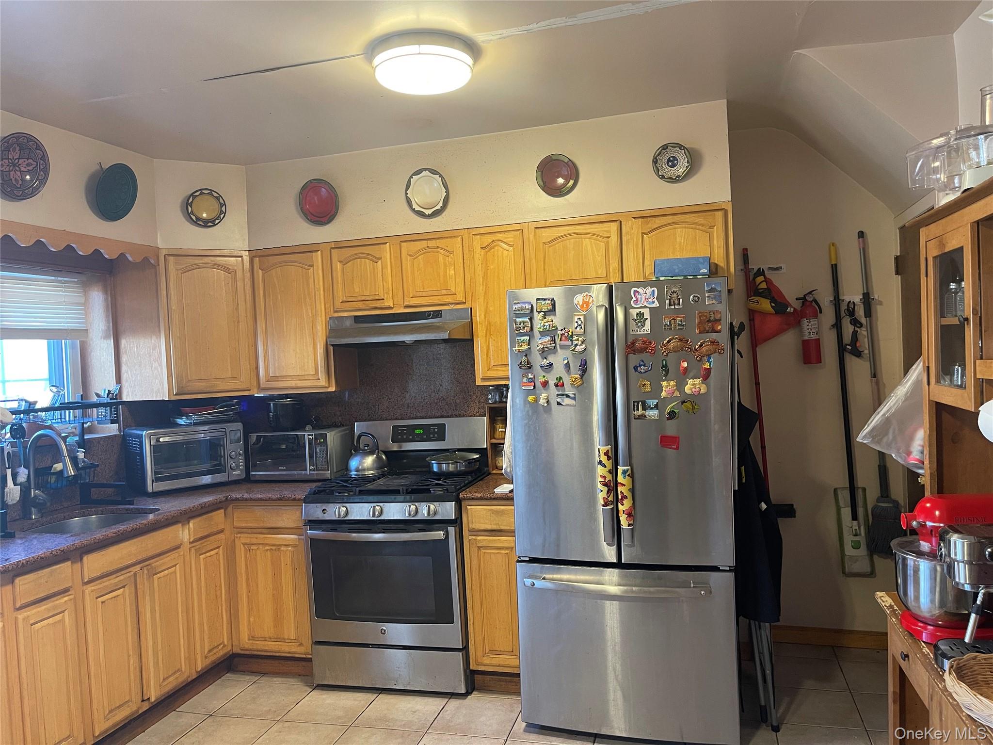 6166 78th Street Property Photo 2