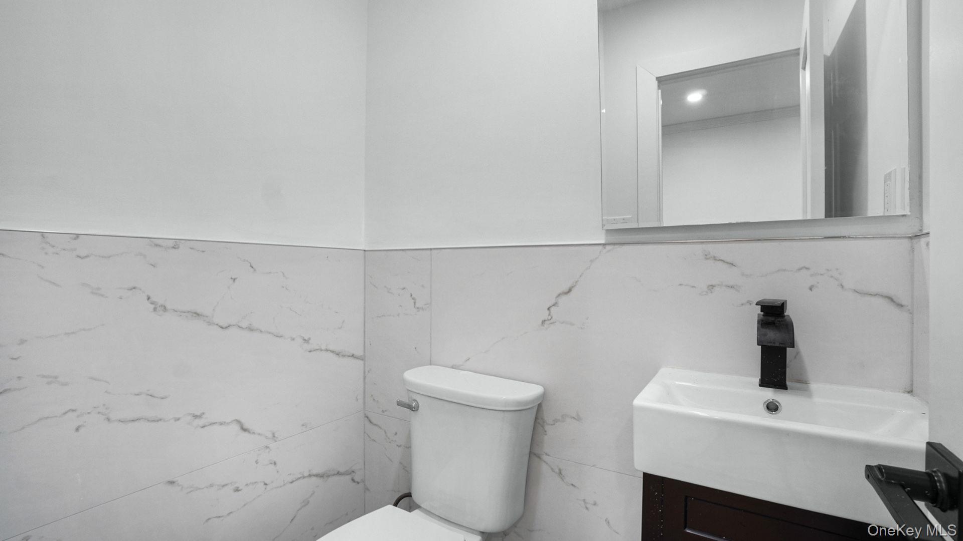 4135 Murdock Avenue Property Photo 20