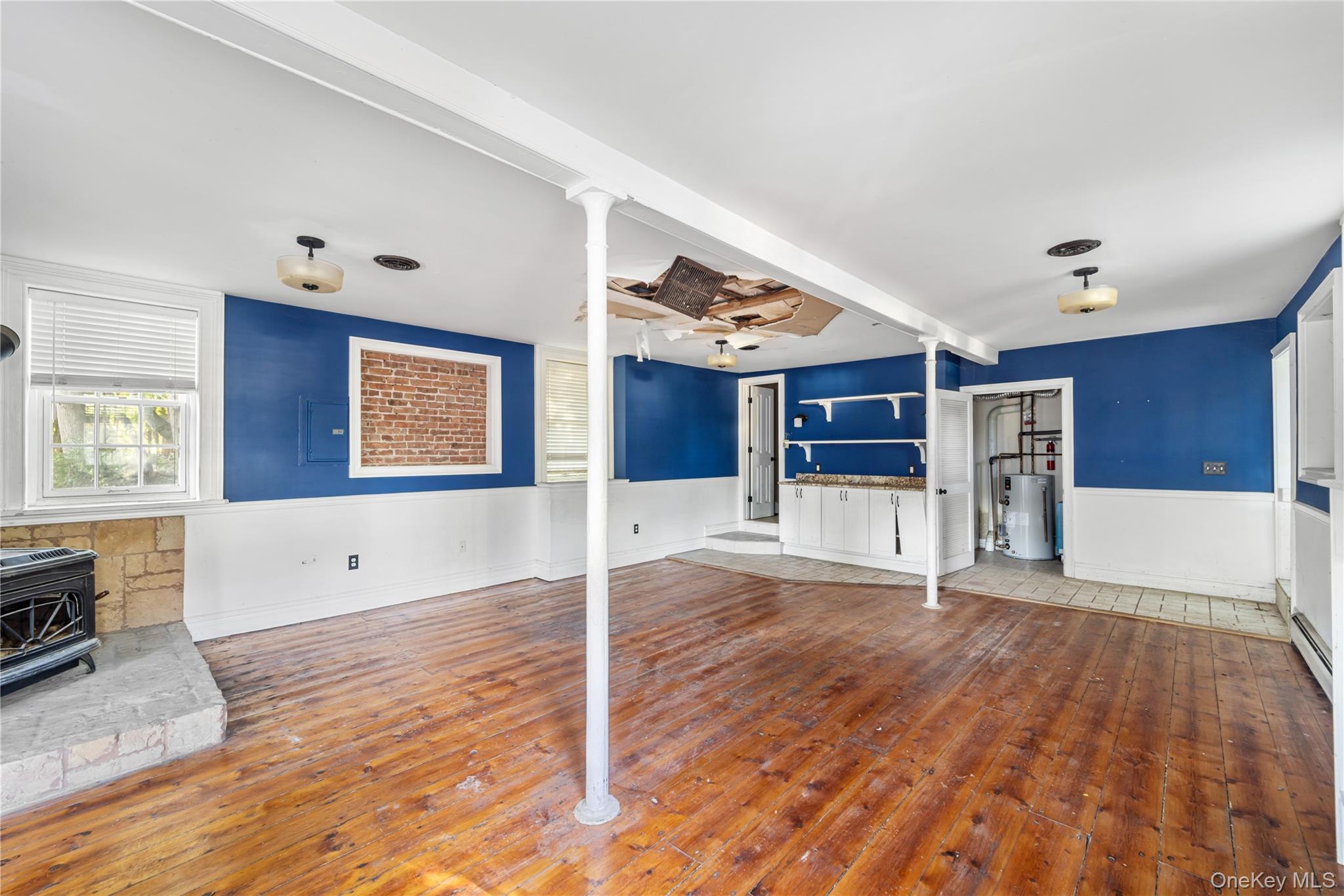 697 S Mountain Road Property Photo 4