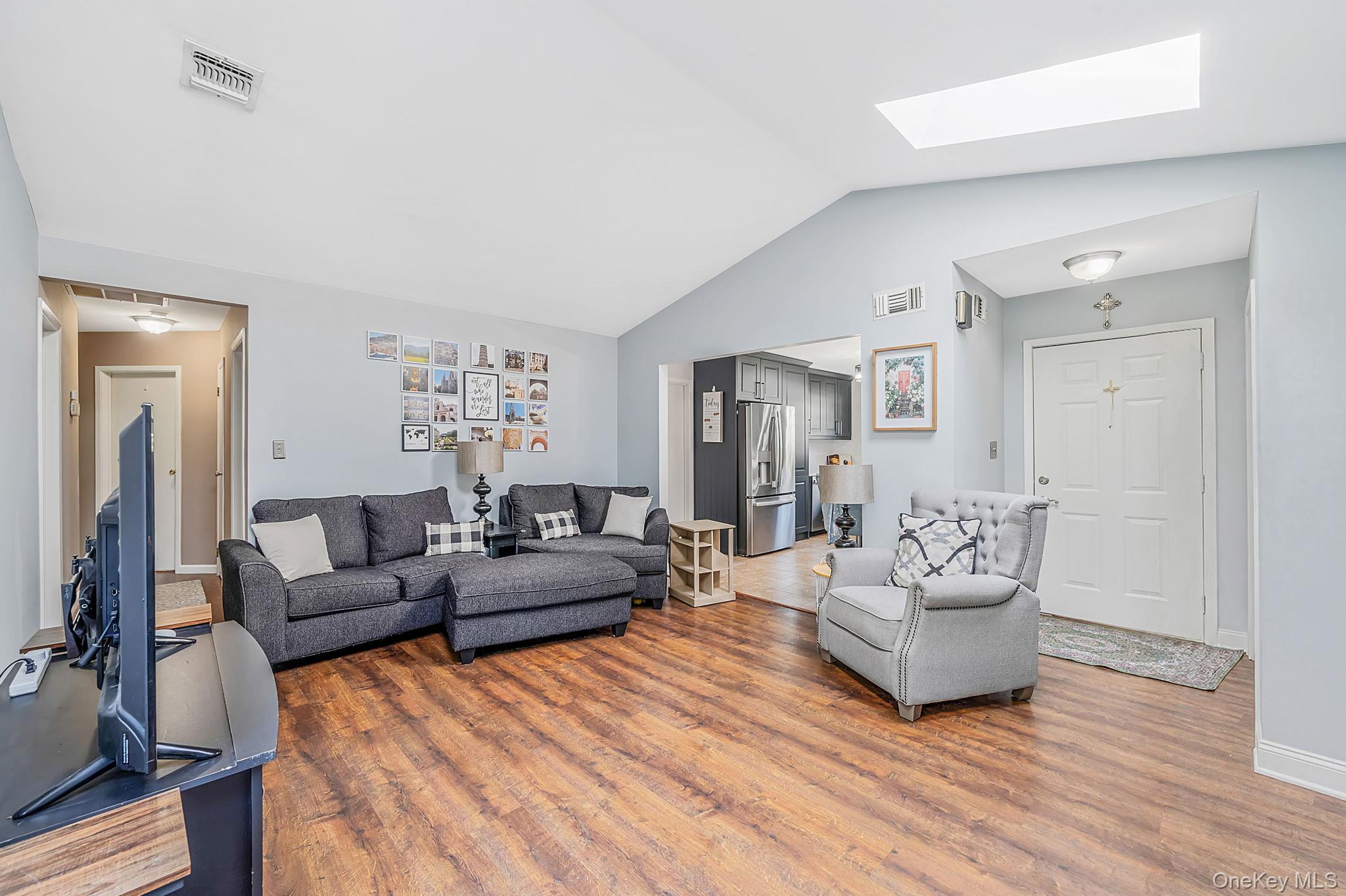 4 Balmoral Court Property Photo 7