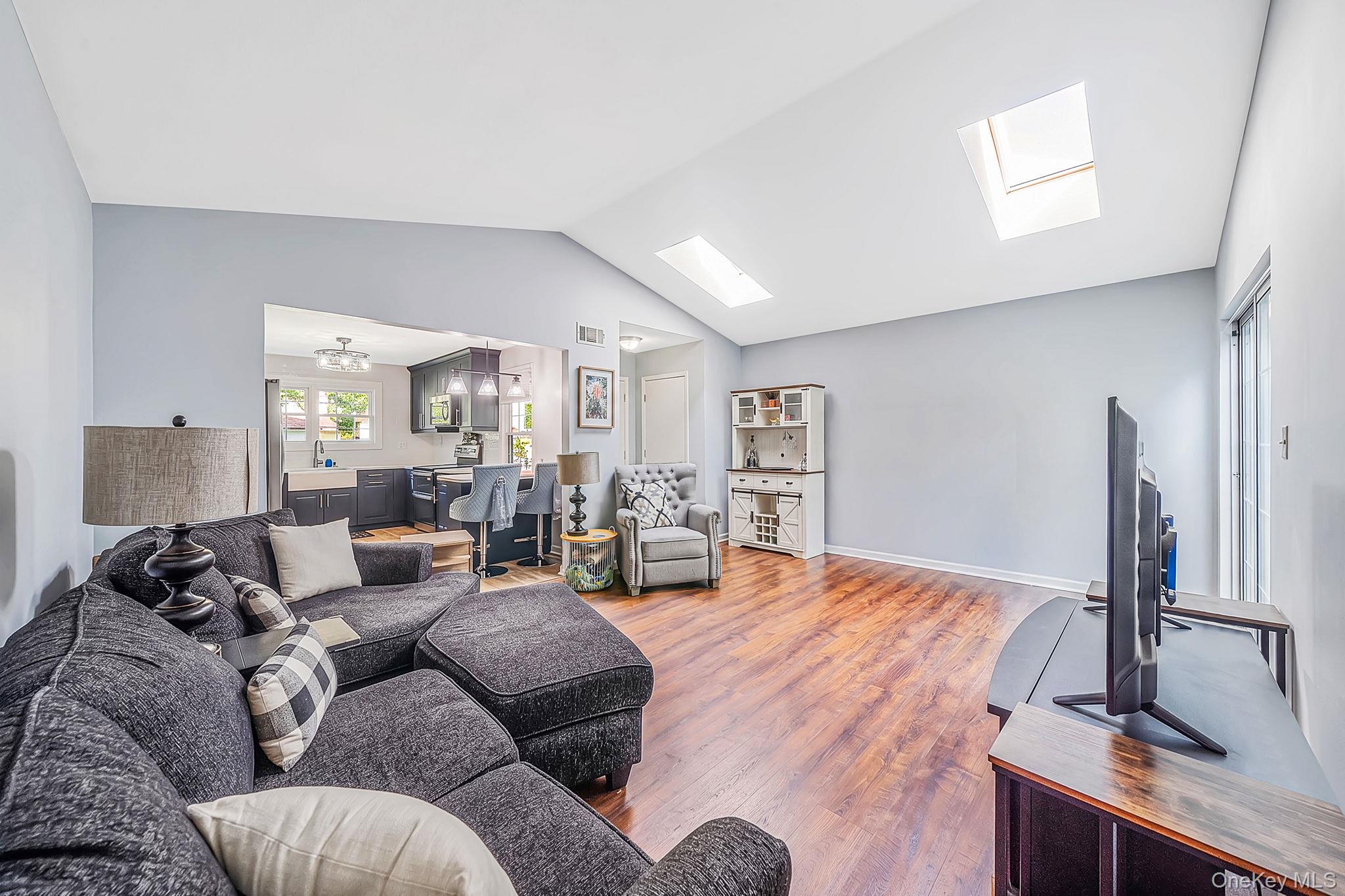 4 Balmoral Court Property Photo 8