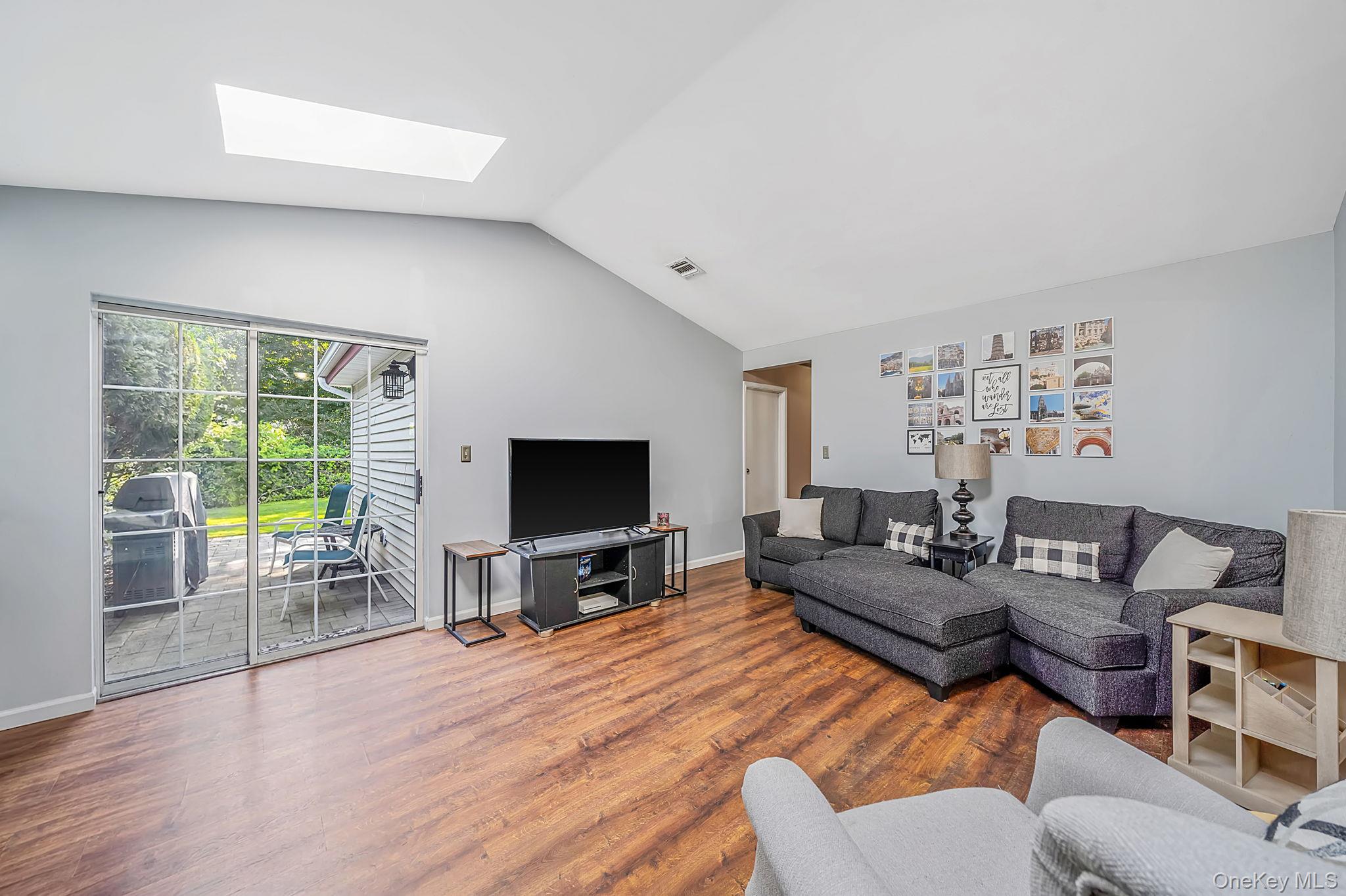4 Balmoral Court Property Photo 9