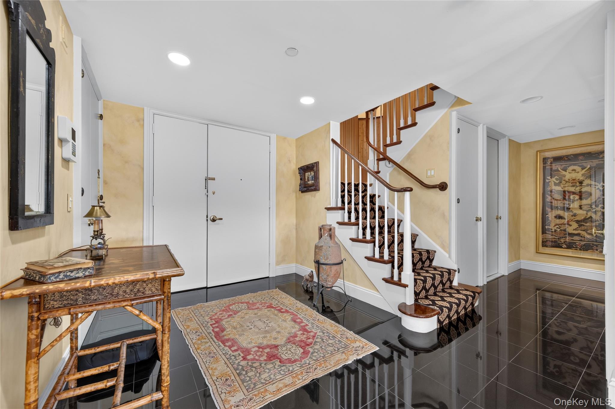 111 Cherry Valley Avenue Ph4 Property Photo 2