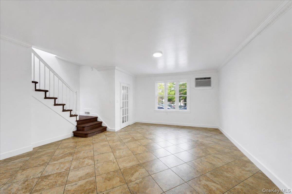 308 W 234th Street Property Photo 3