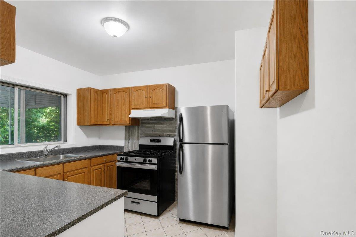 308 W 234th Street Property Photo 12