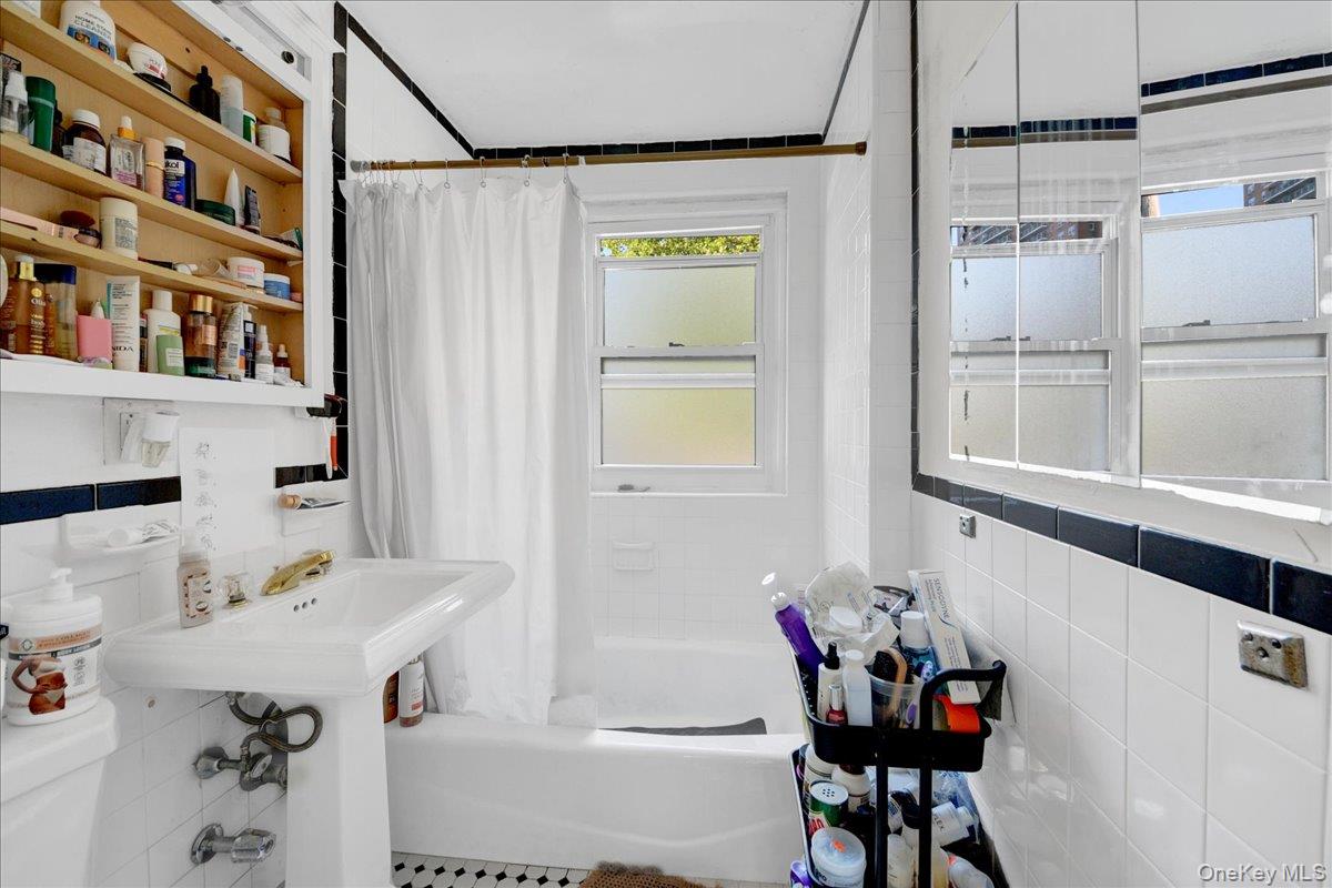 308 W 234th Street Property Photo 14