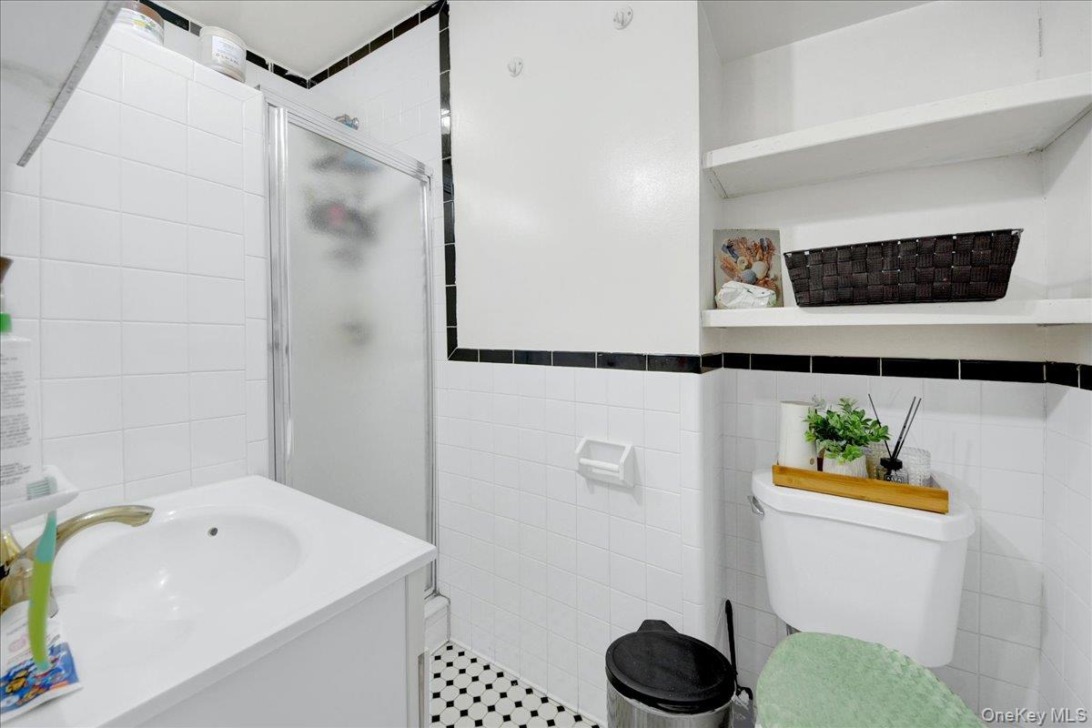 308 W 234th Street Property Photo 18