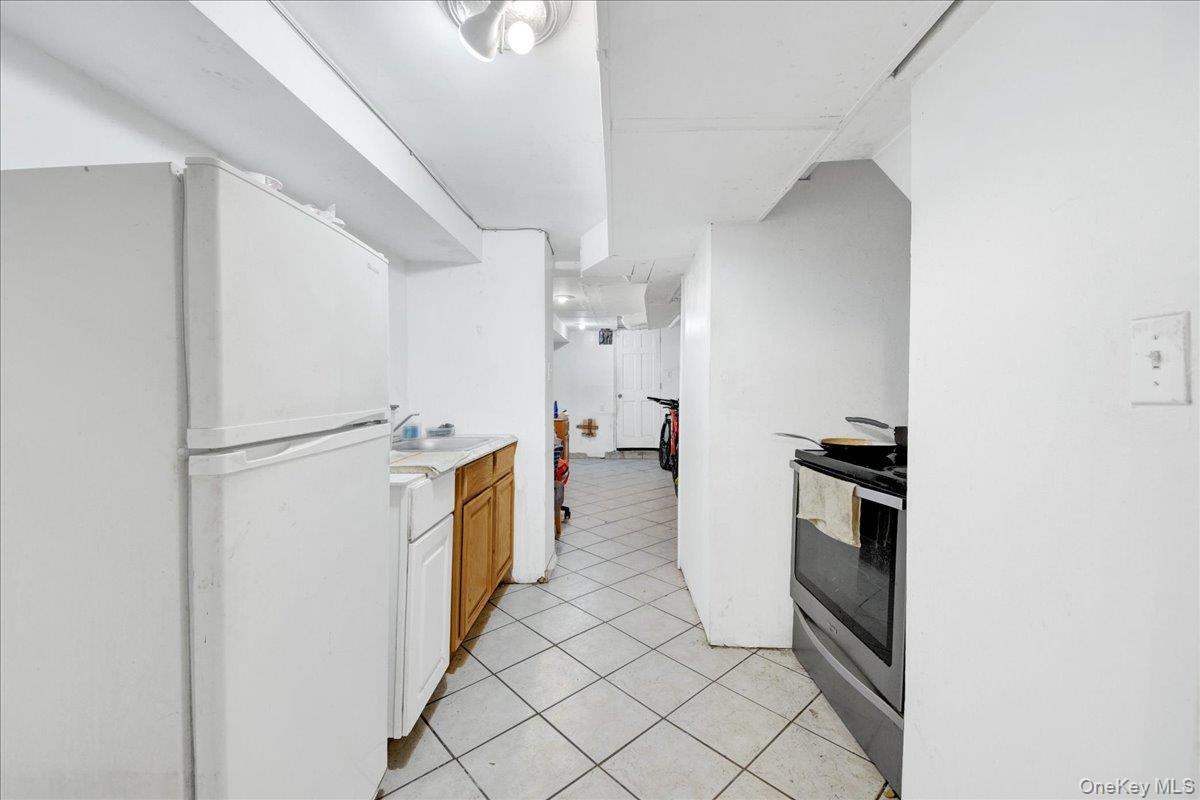 308 W 234th Street Property Photo 20