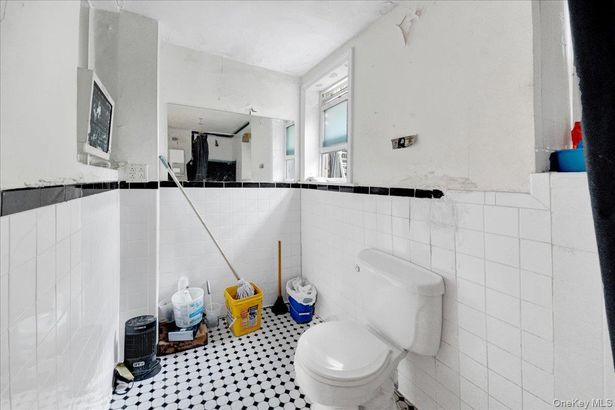 308 W 234th Street Property Photo 22