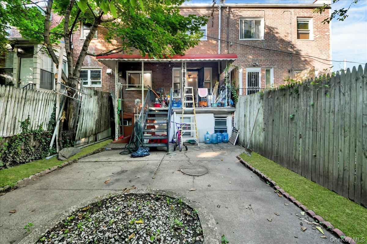 308 W 234th Street Property Photo 23