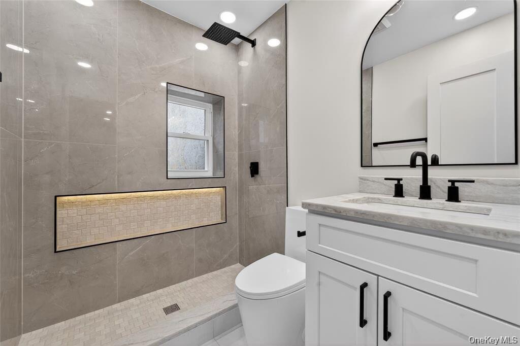 2347 Pacific Street Property Photo 4