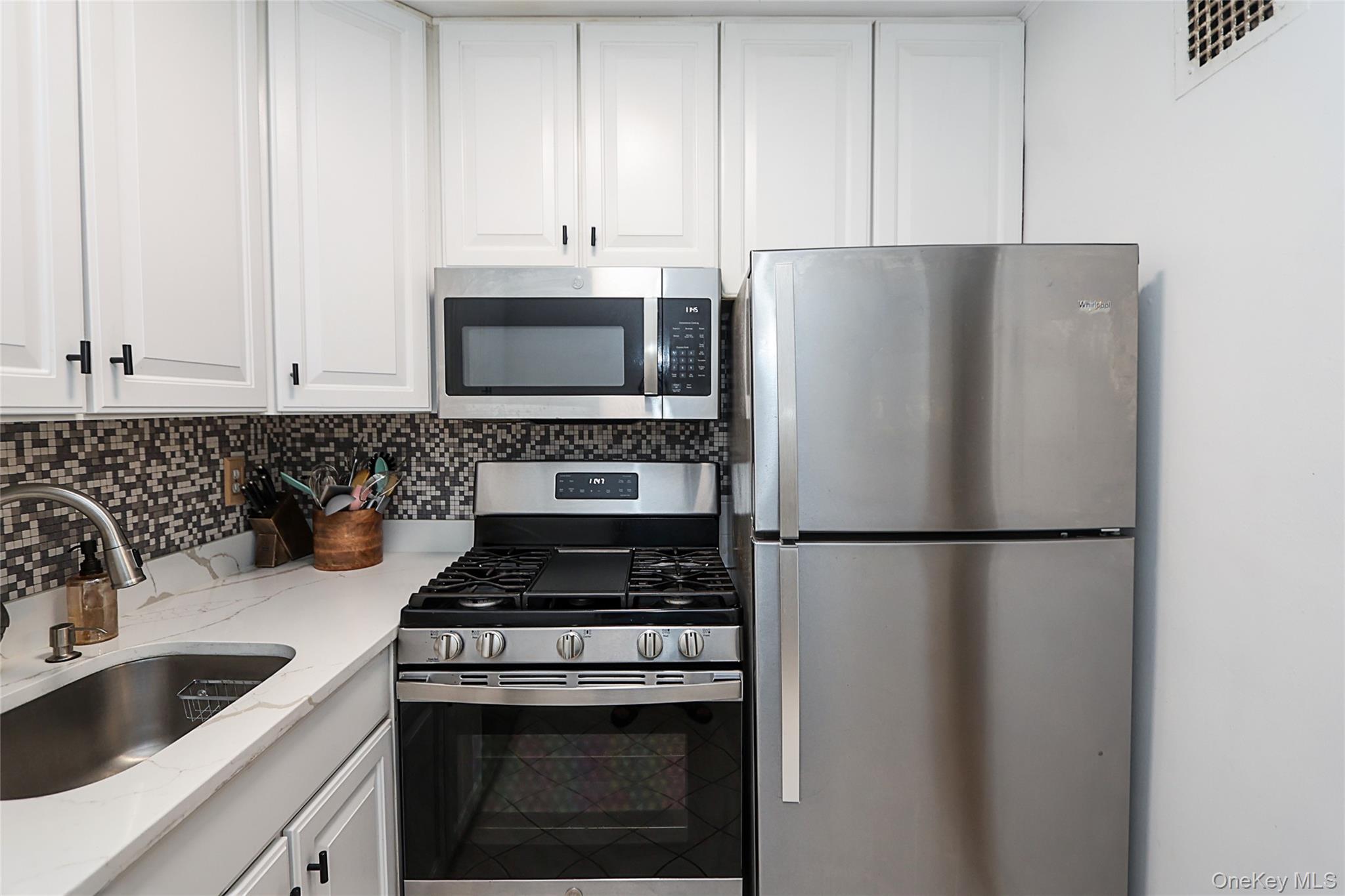 100 Lincoln Avenue 3d Property Photo 14