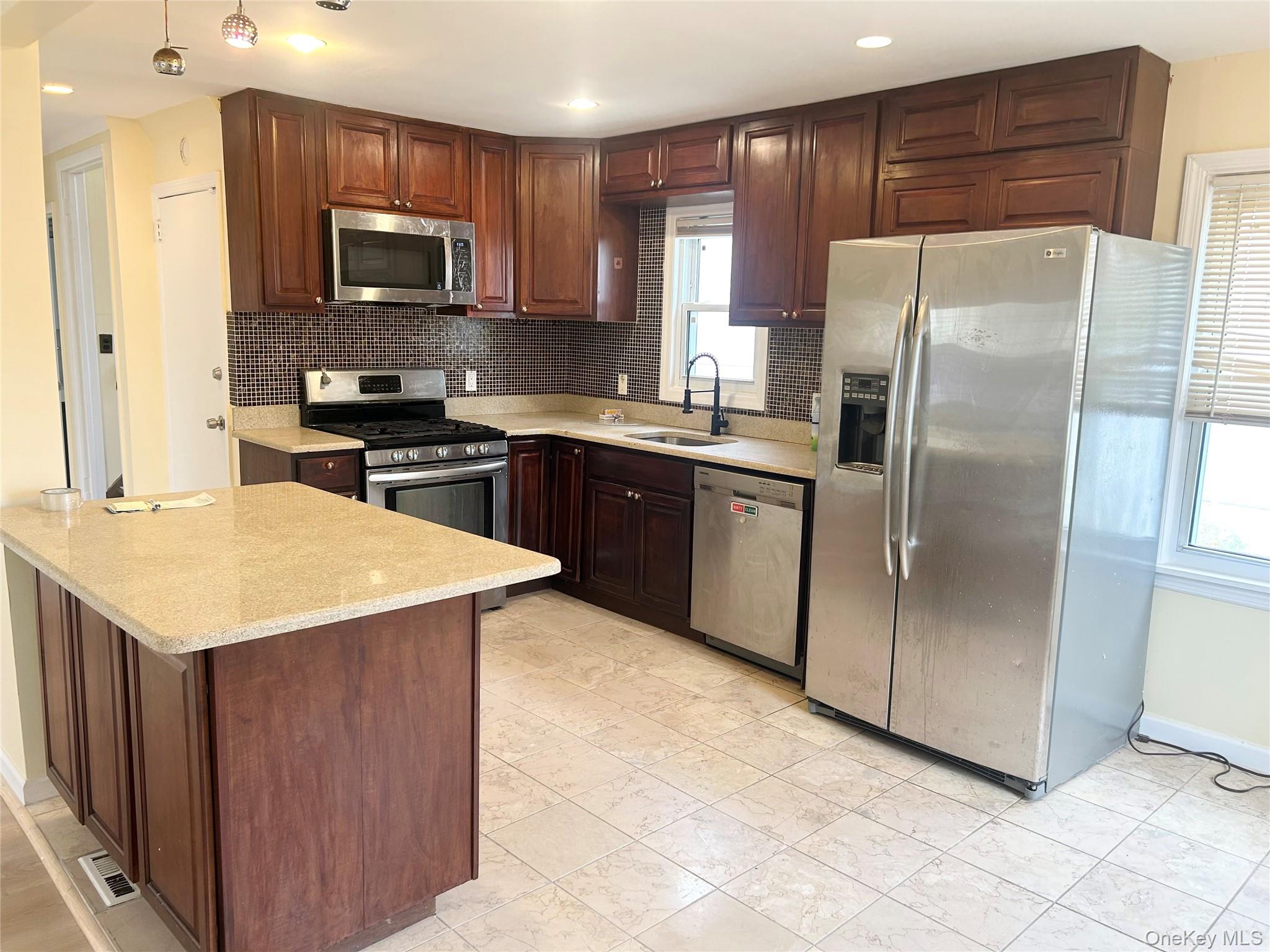 7630 266th Street Property Photo 6