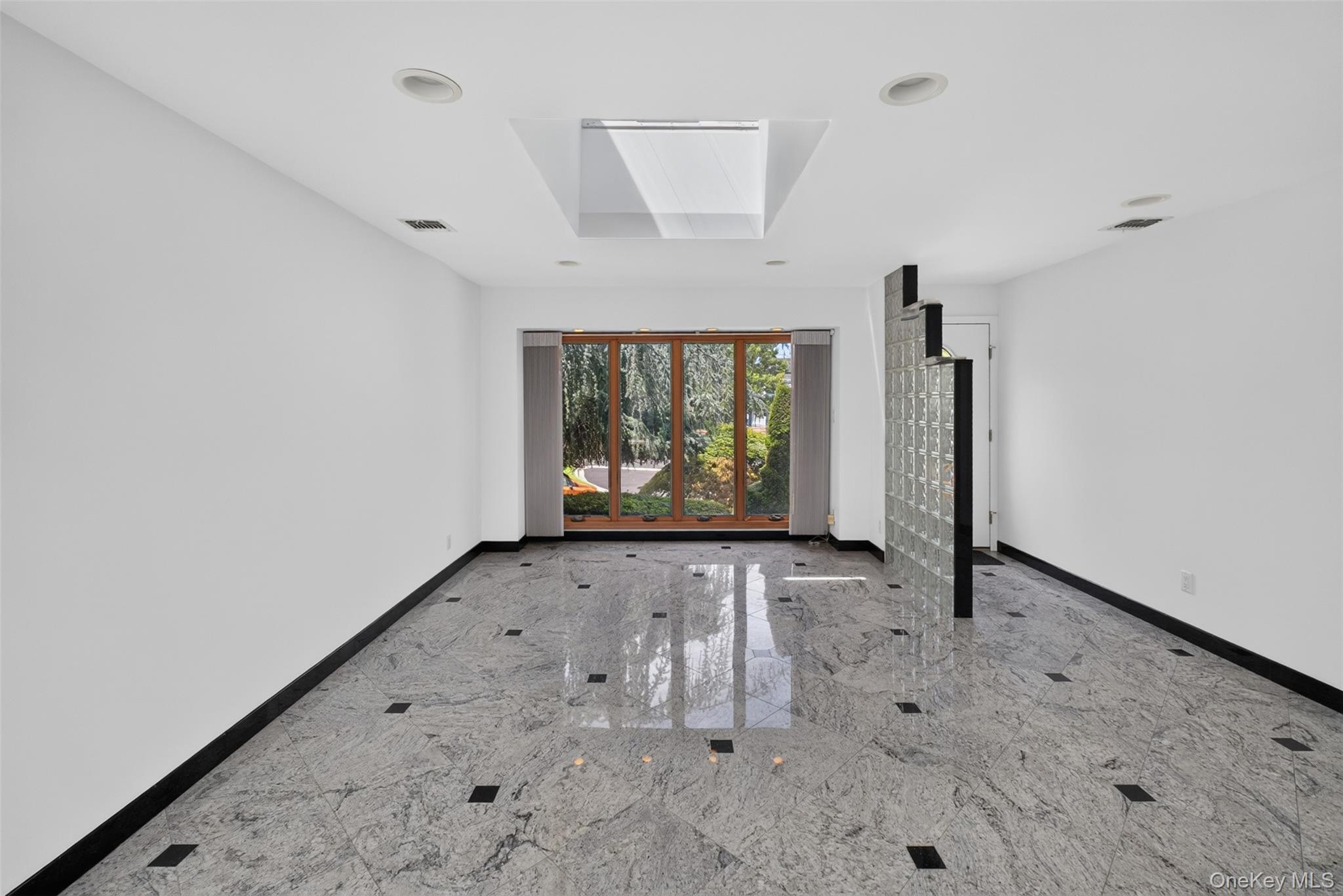 68 Briarwood Lane Property Photo 8