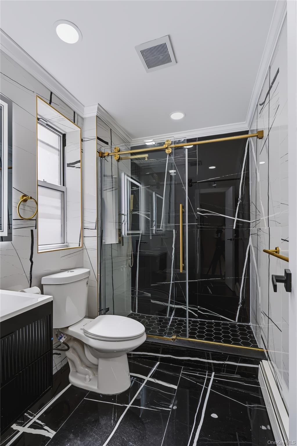 1227 E 222nd Street Property Photo 7