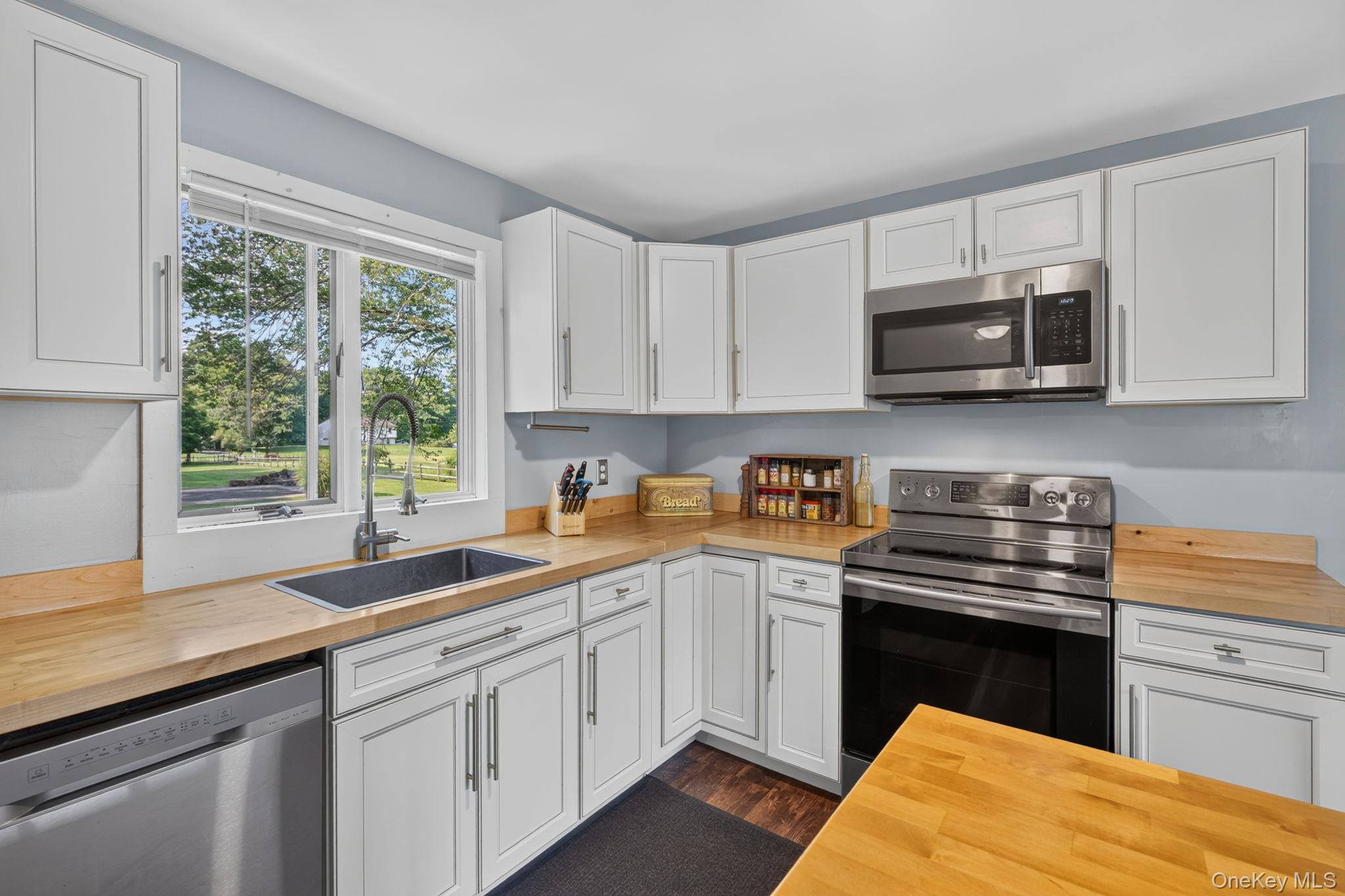 49 Bailey Road Property Photo 6
