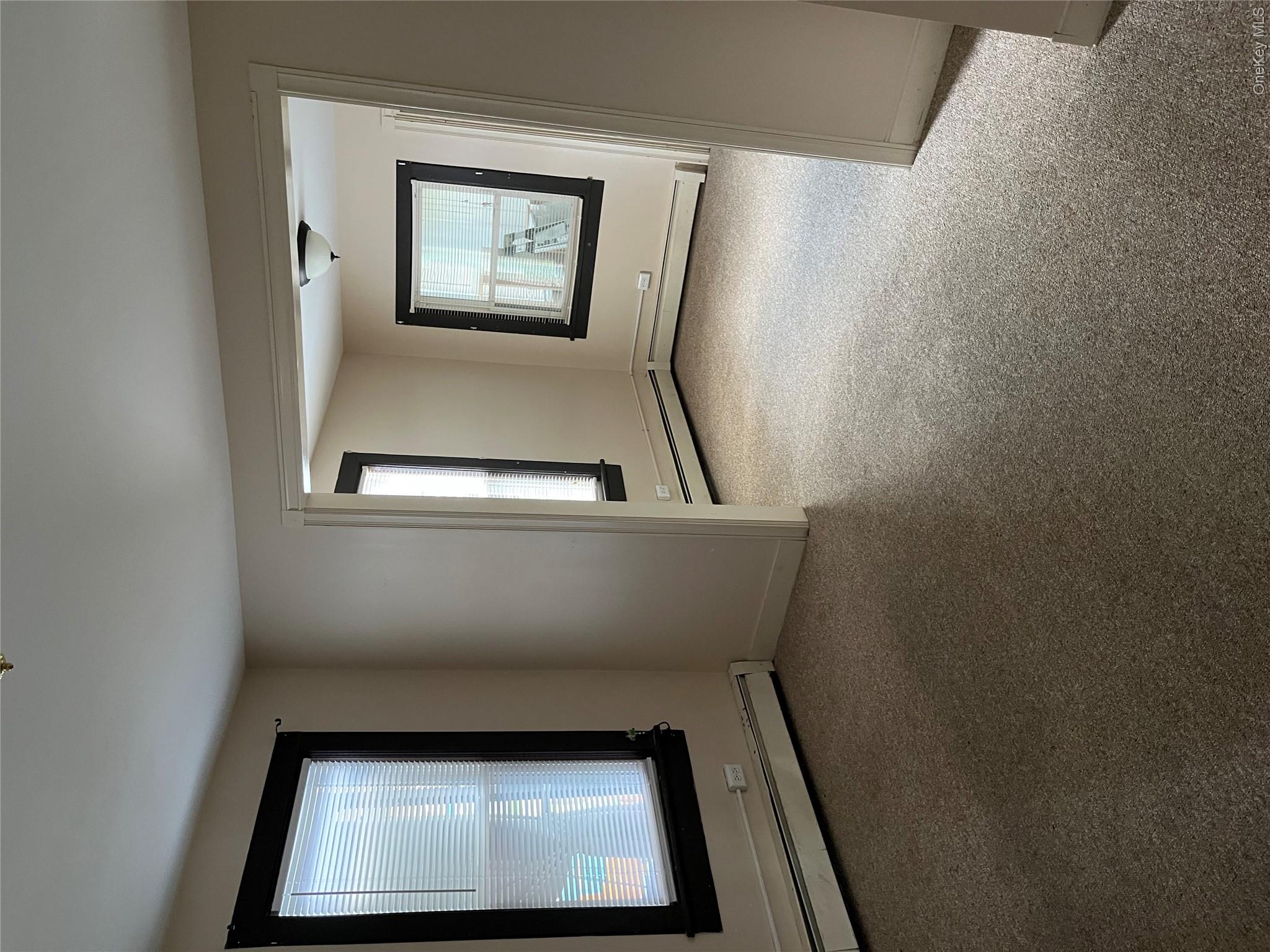 89 N Montgomery Street Property Photo 5