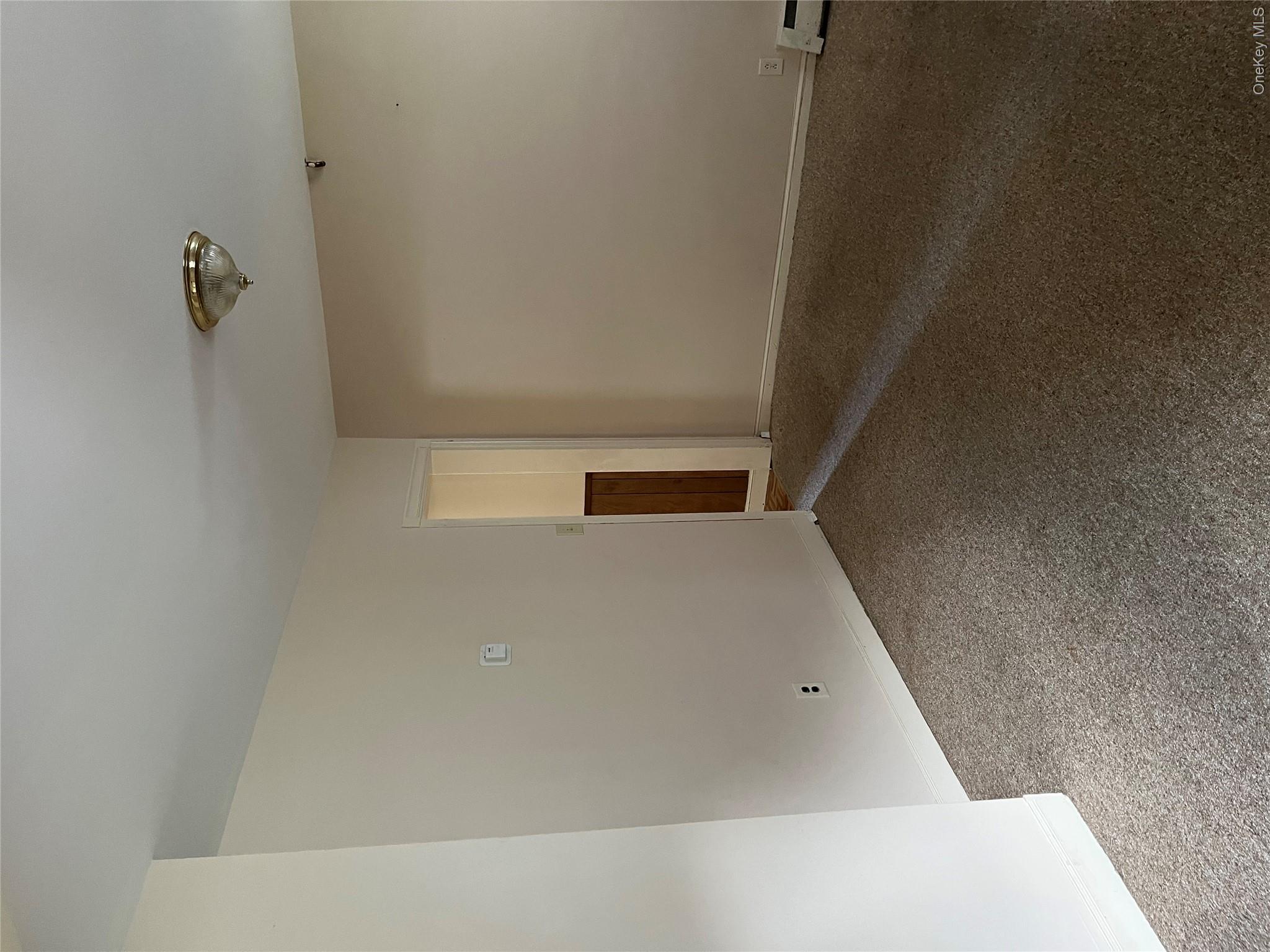89 N Montgomery Street Property Photo 15