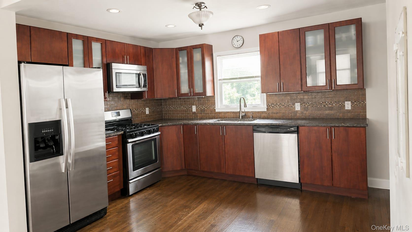 485 5th Avenue Property Photo 7