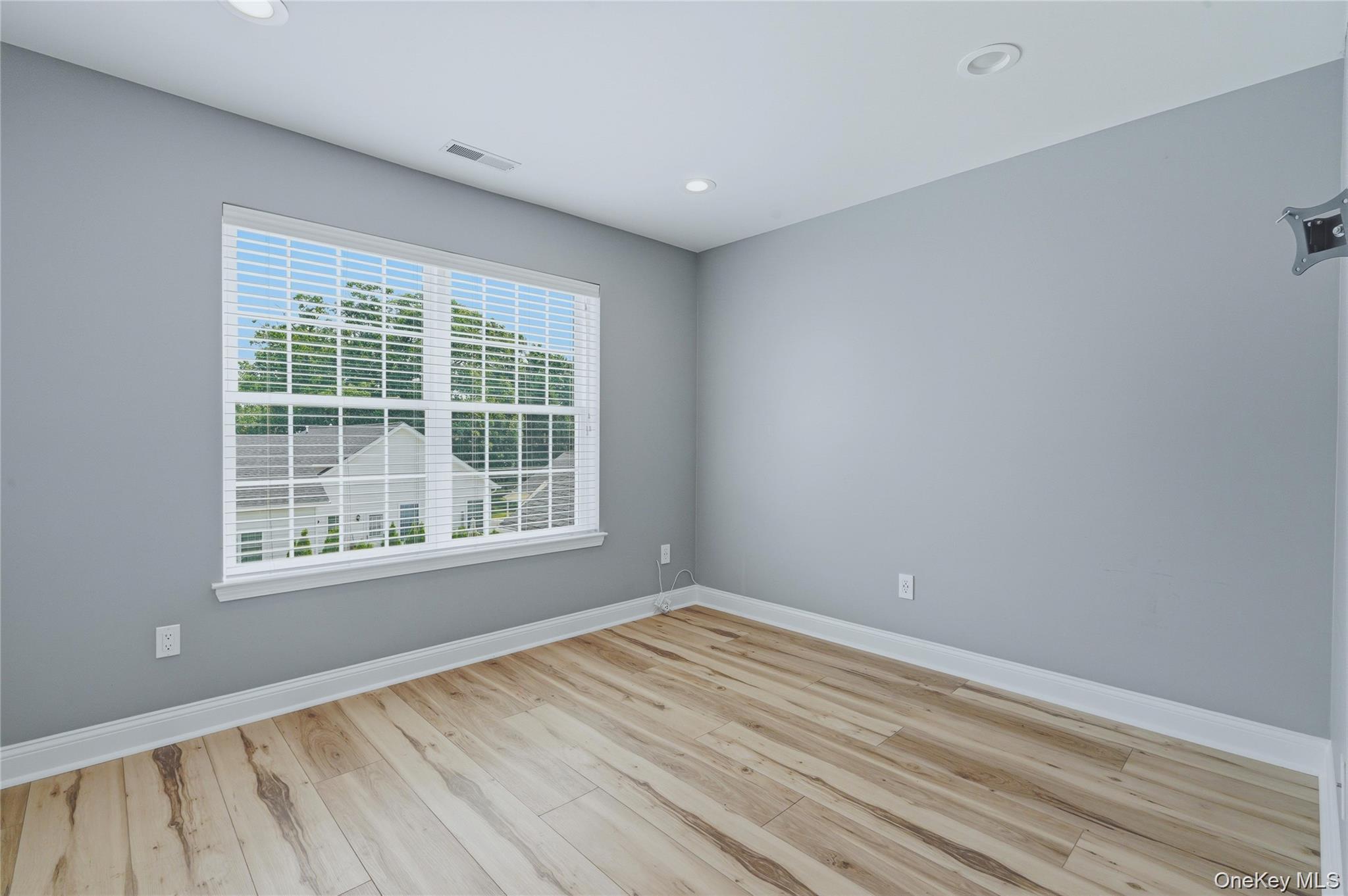 9 Emerson Terrace Property Photo 18