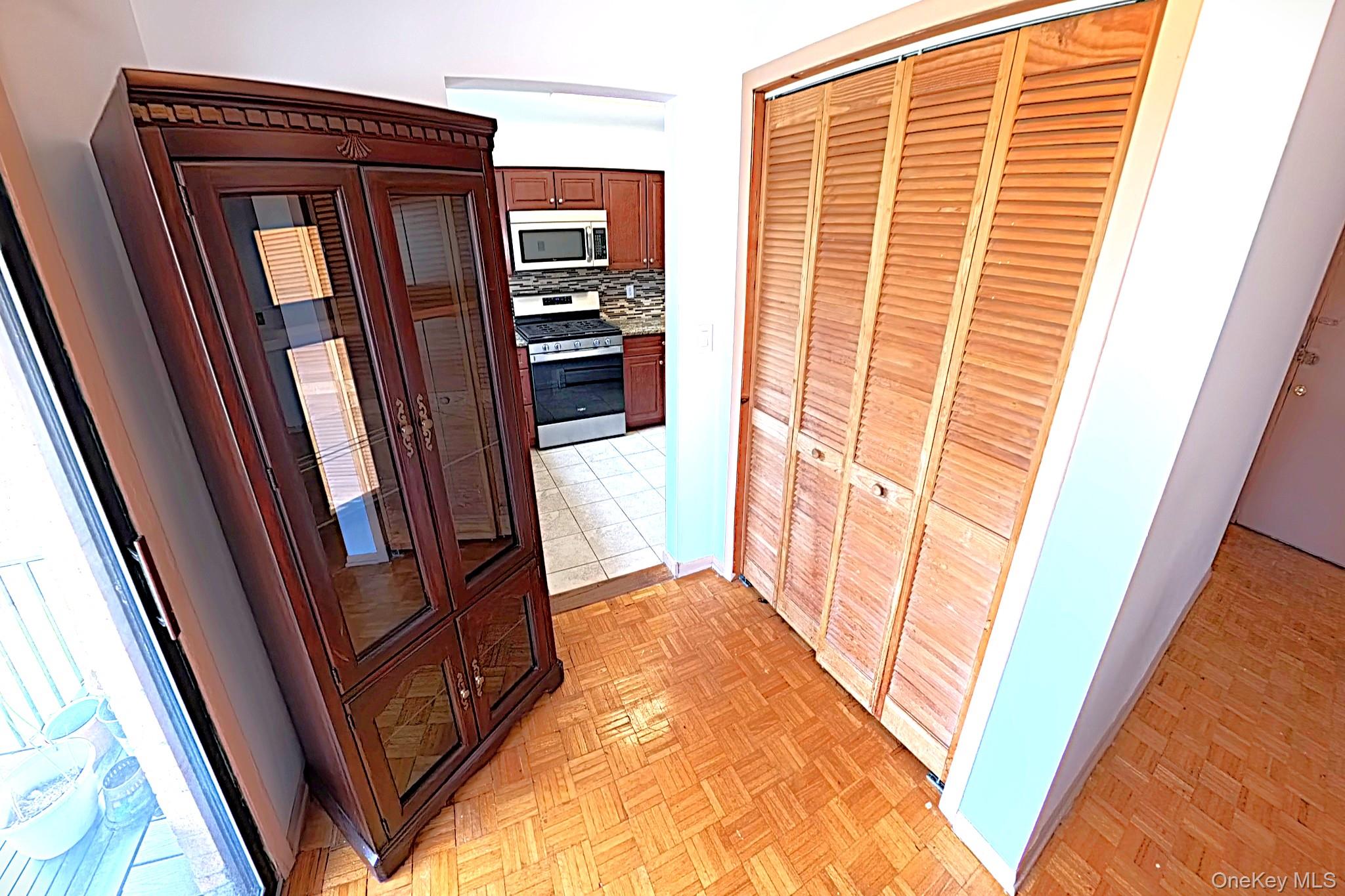 9 E Lawrence Park Drive 1 Property Photo 8