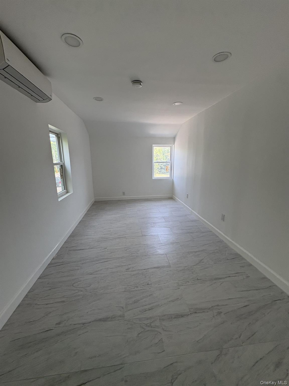 764 Middle Country Road Property Photo 11