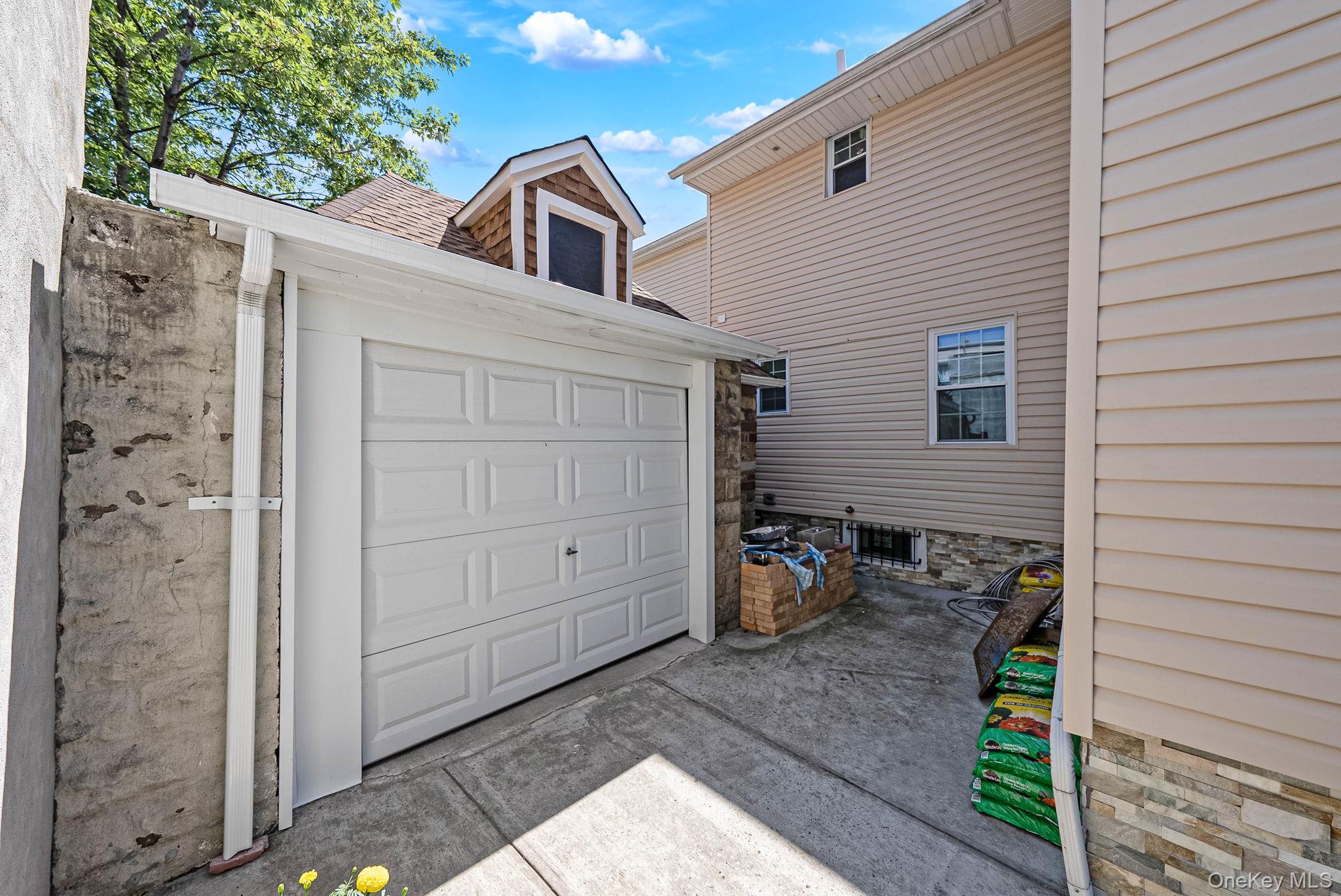 9511 92nd Street Property Photo 11