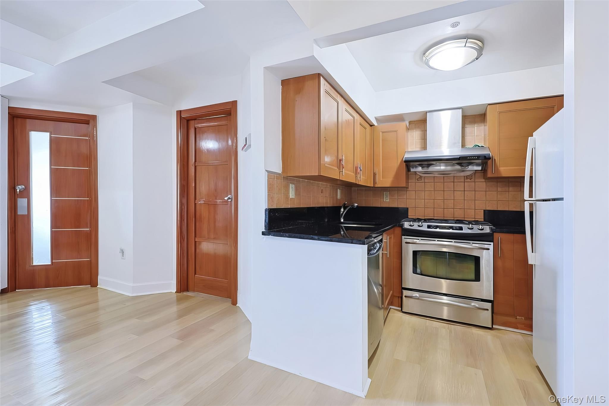 14022 Beech Avenue Property Photo 3
