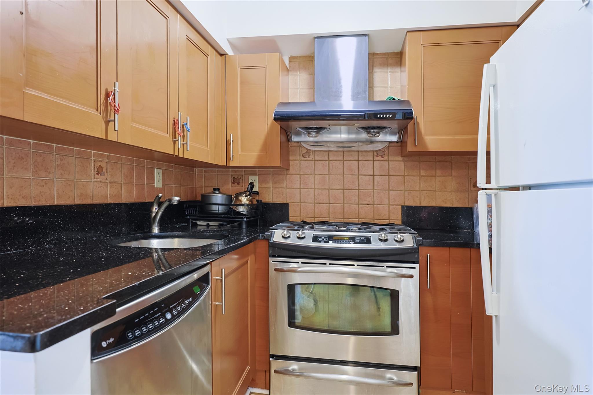 14022 Beech Avenue Property Photo 4