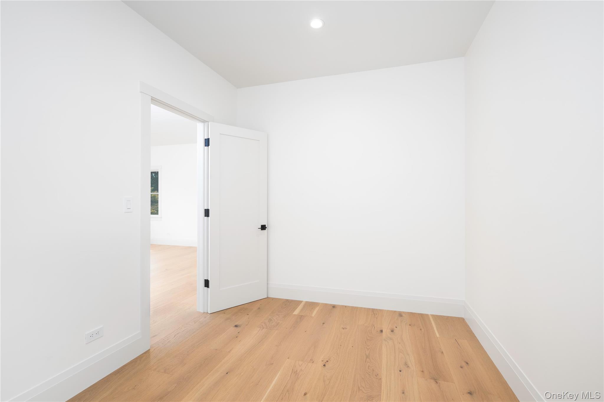 65 Dutch Street Property Photo 25