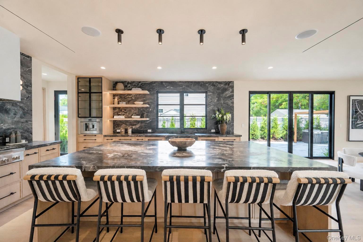2017 Ladenburg Drive Property Photo 14