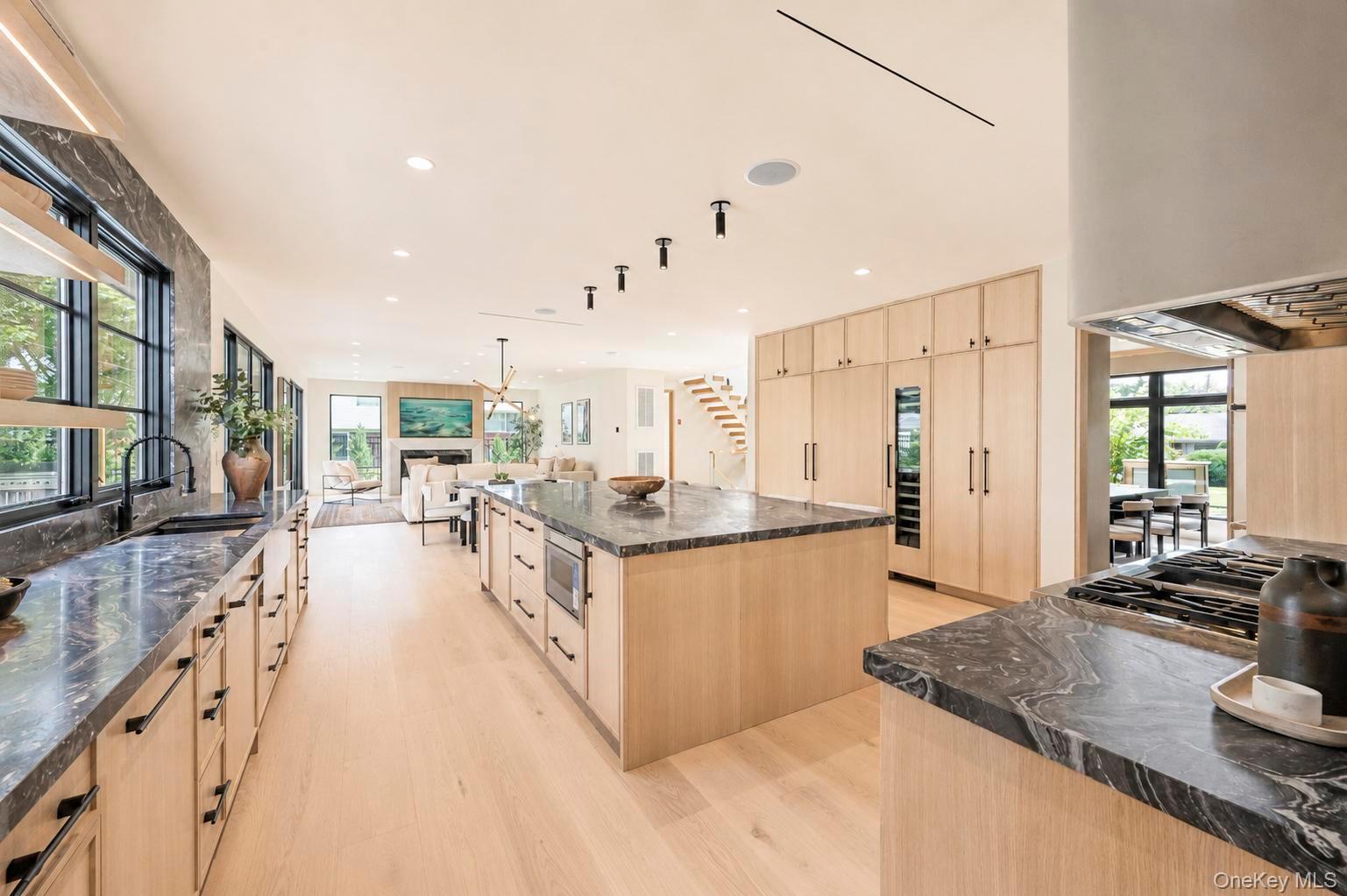 2017 Ladenburg Drive Property Photo 15